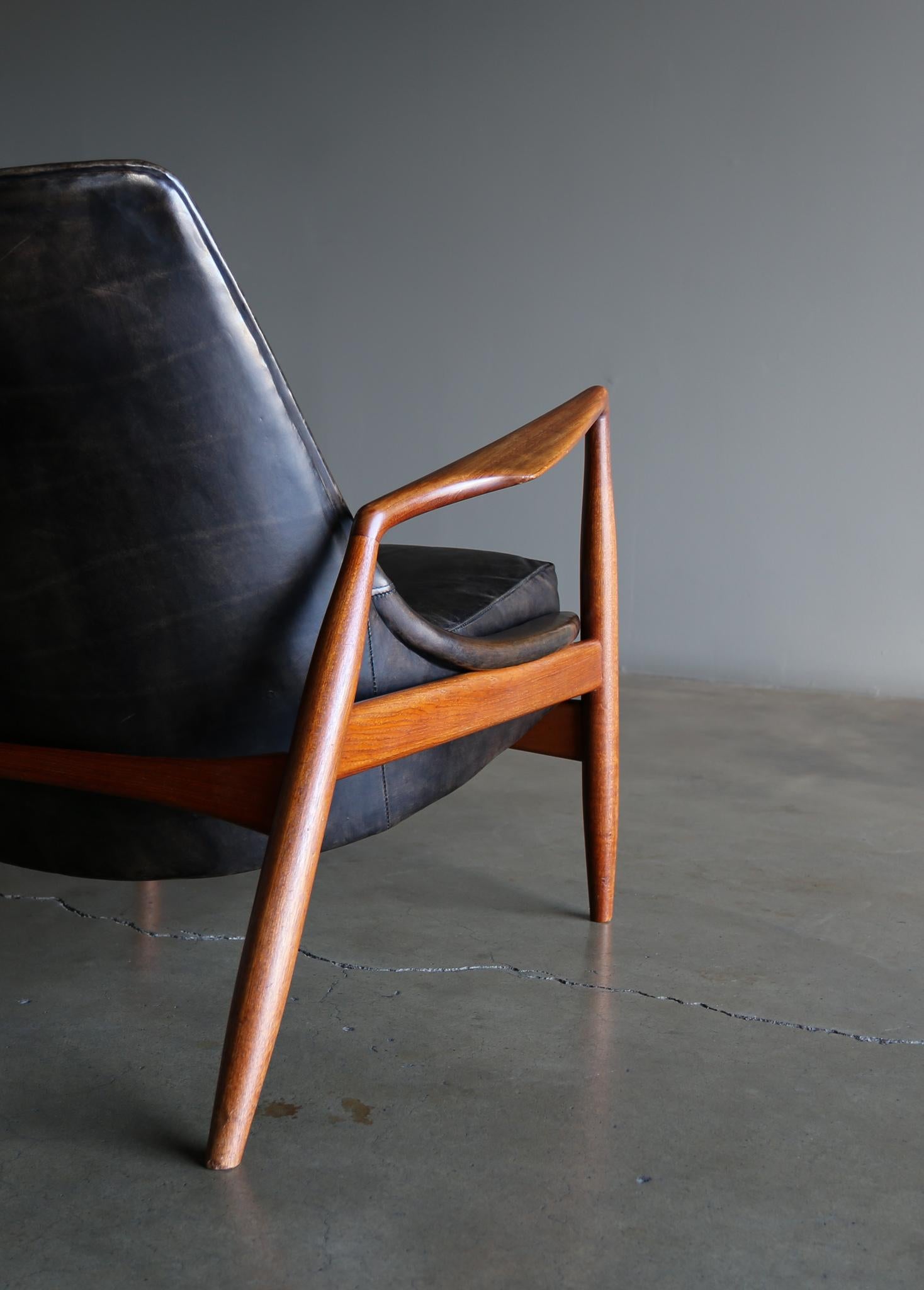 Ib Kofod-Larsen Seal Lounge Chair for OPE Möbler, circa 1960 5