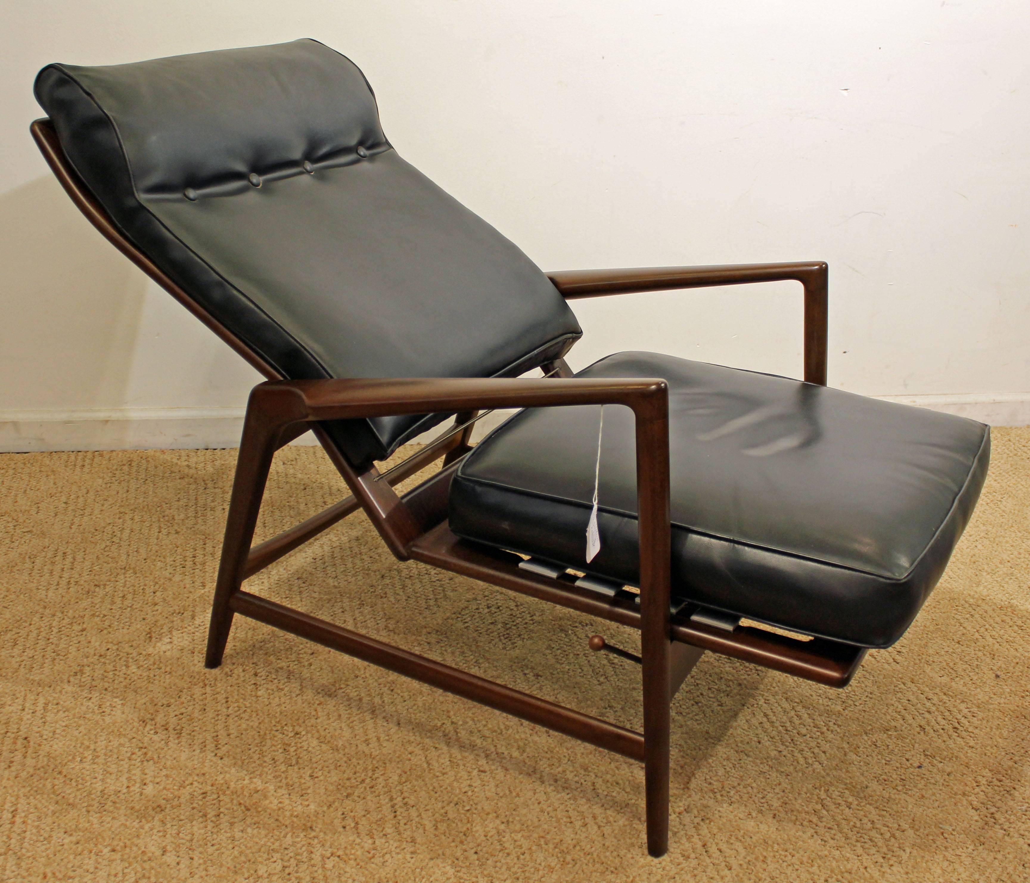 Ib Kofod-Larsen Selig Recliner Lounge Chair and Ottoman In Excellent Condition In Wilmington, DE