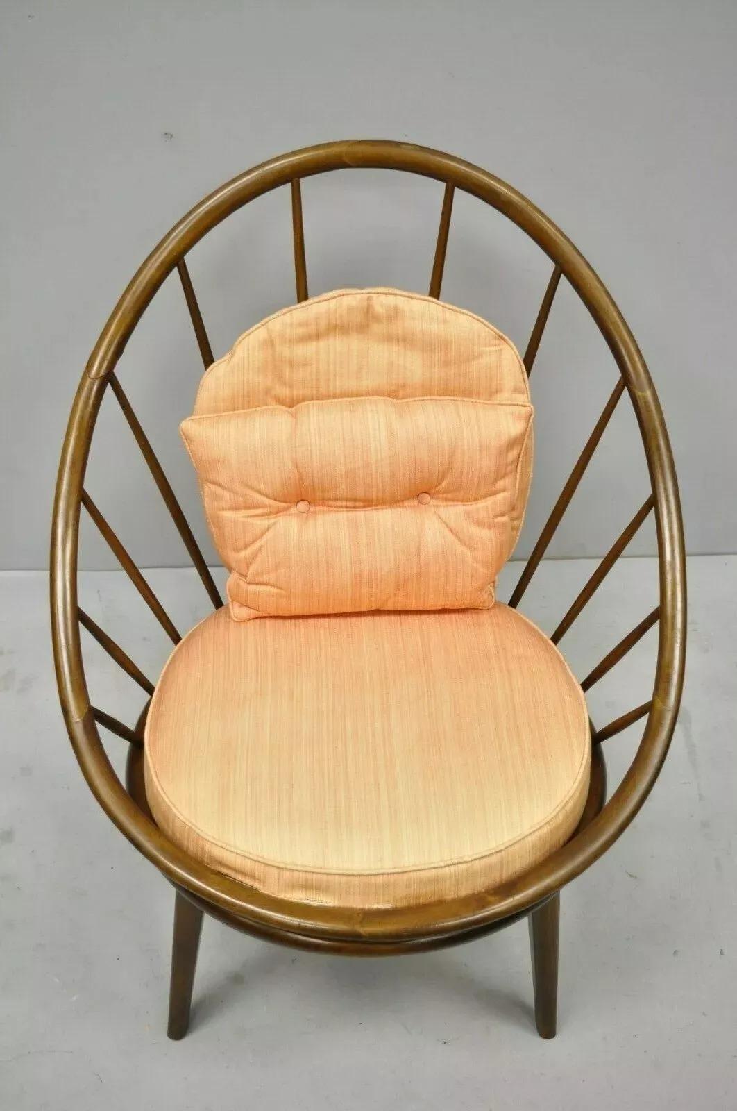 Mid-Century moderno IB Kofod Larsen Selig Style Danish Modern Walnut Peacock Hoop Spindle Chair in vendita