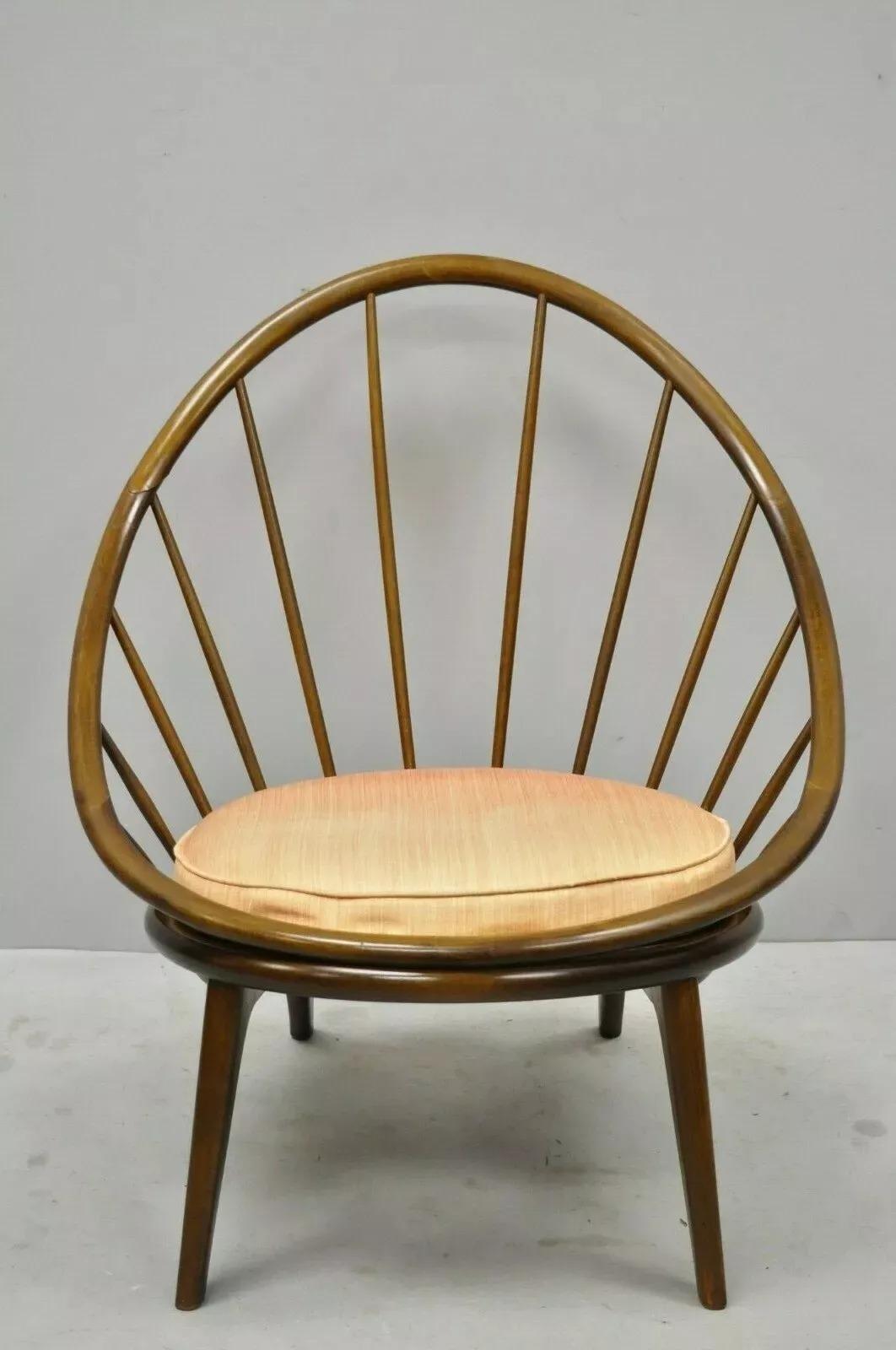 IB Kofod Larsen Selig Style Danish Modern Walnut Peacock Hoop Spindle Chair in vendita 1