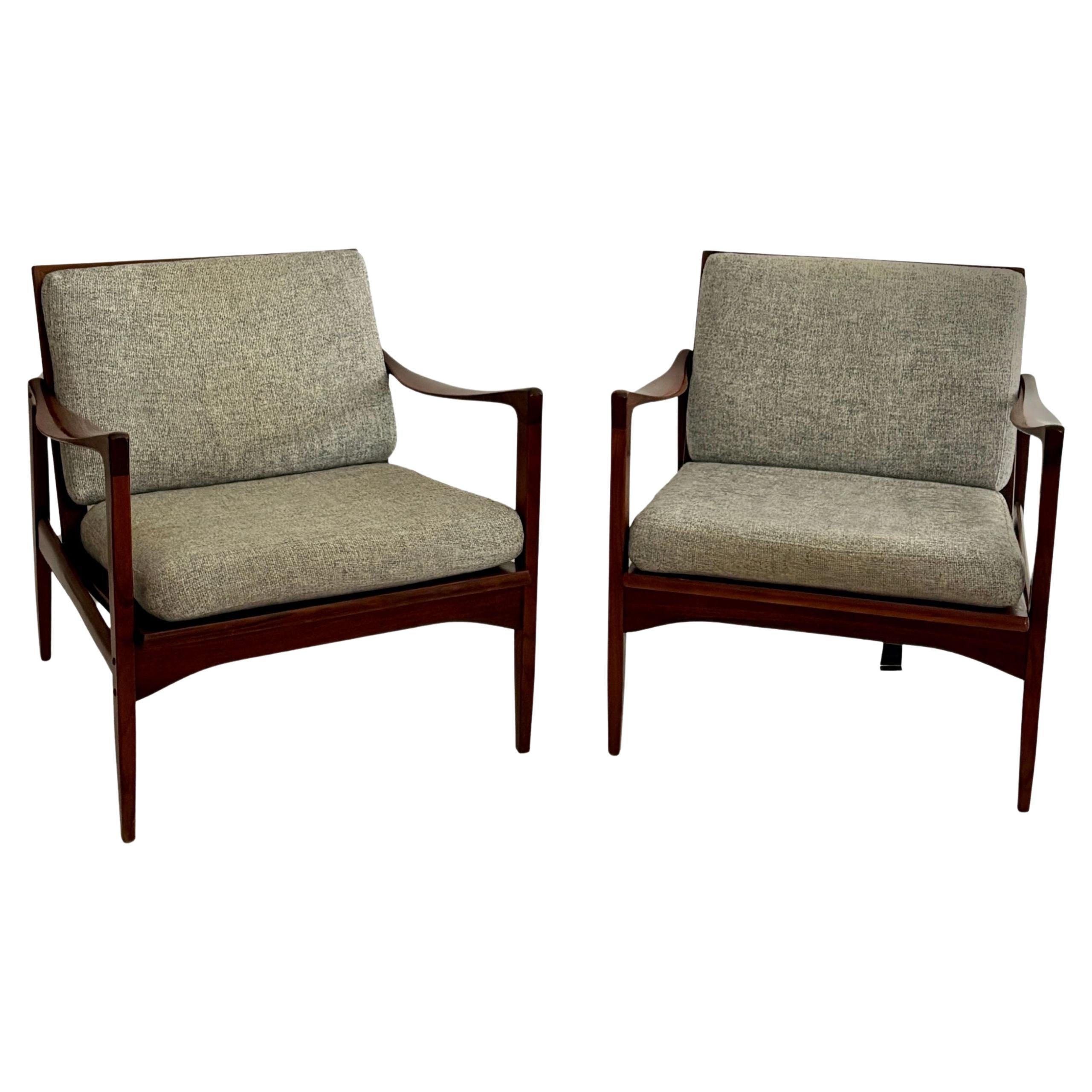 Ib Kofod-Larsen, ensemble de chaises longues "Candidate" en afromosia, Danemark, années 1960 en vente