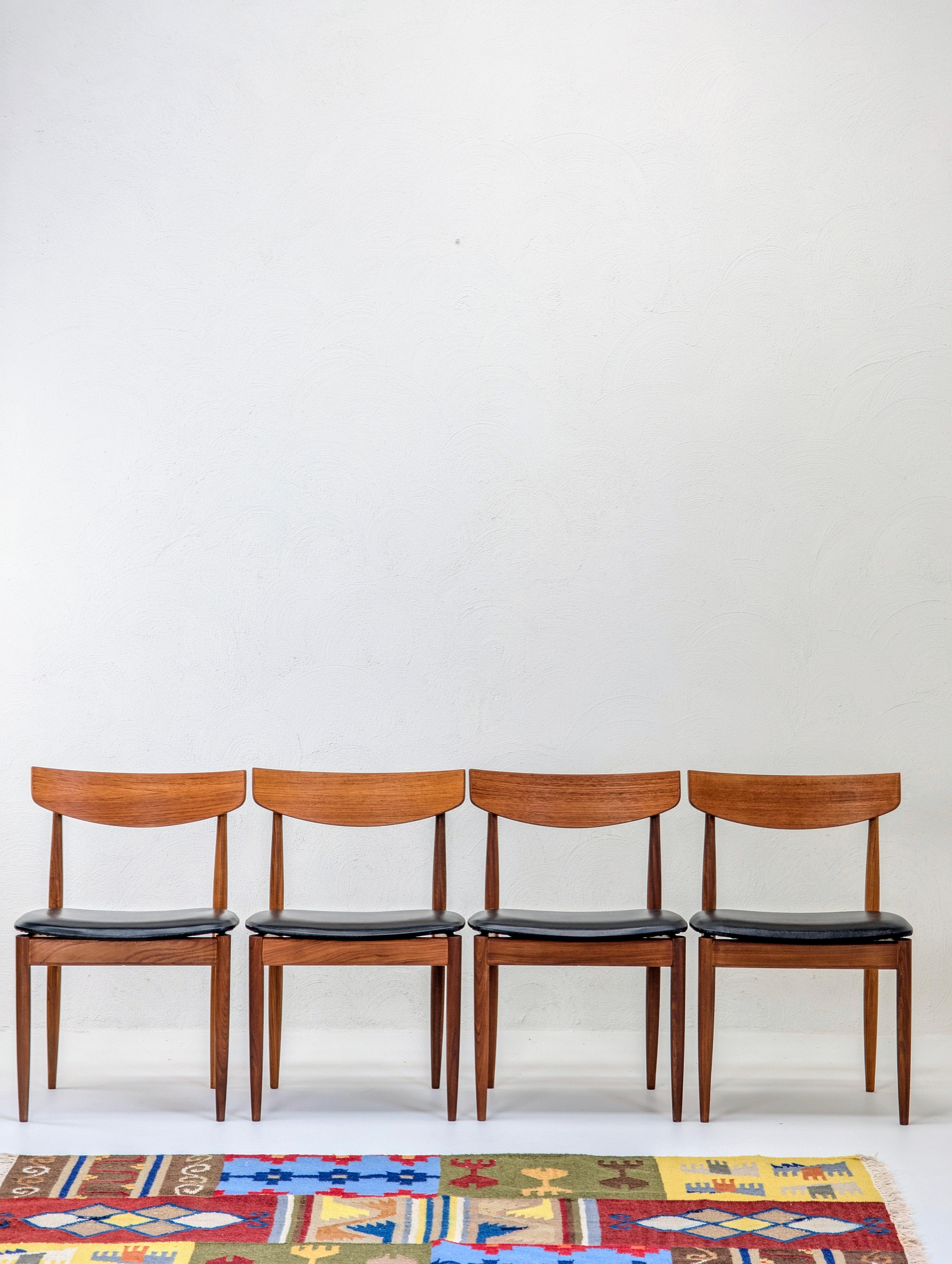 Ib Kofod Larsen Set of Four Teak Dining Chairs for G-Plan, Danish Modern c.1963 For Sale 3