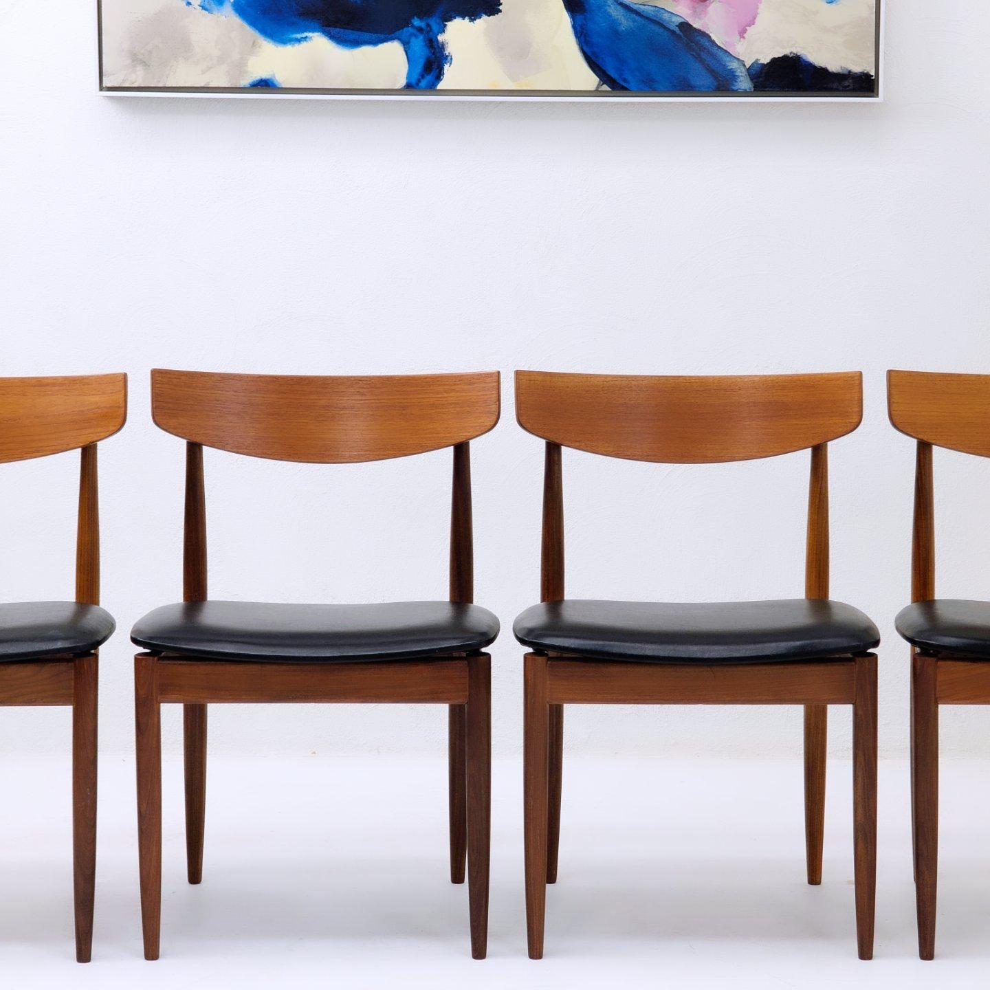 Ib Kofod Larsen Set of Four Teak Dining Chairs for G-Plan, Danish Modern c.1963 For Sale 1