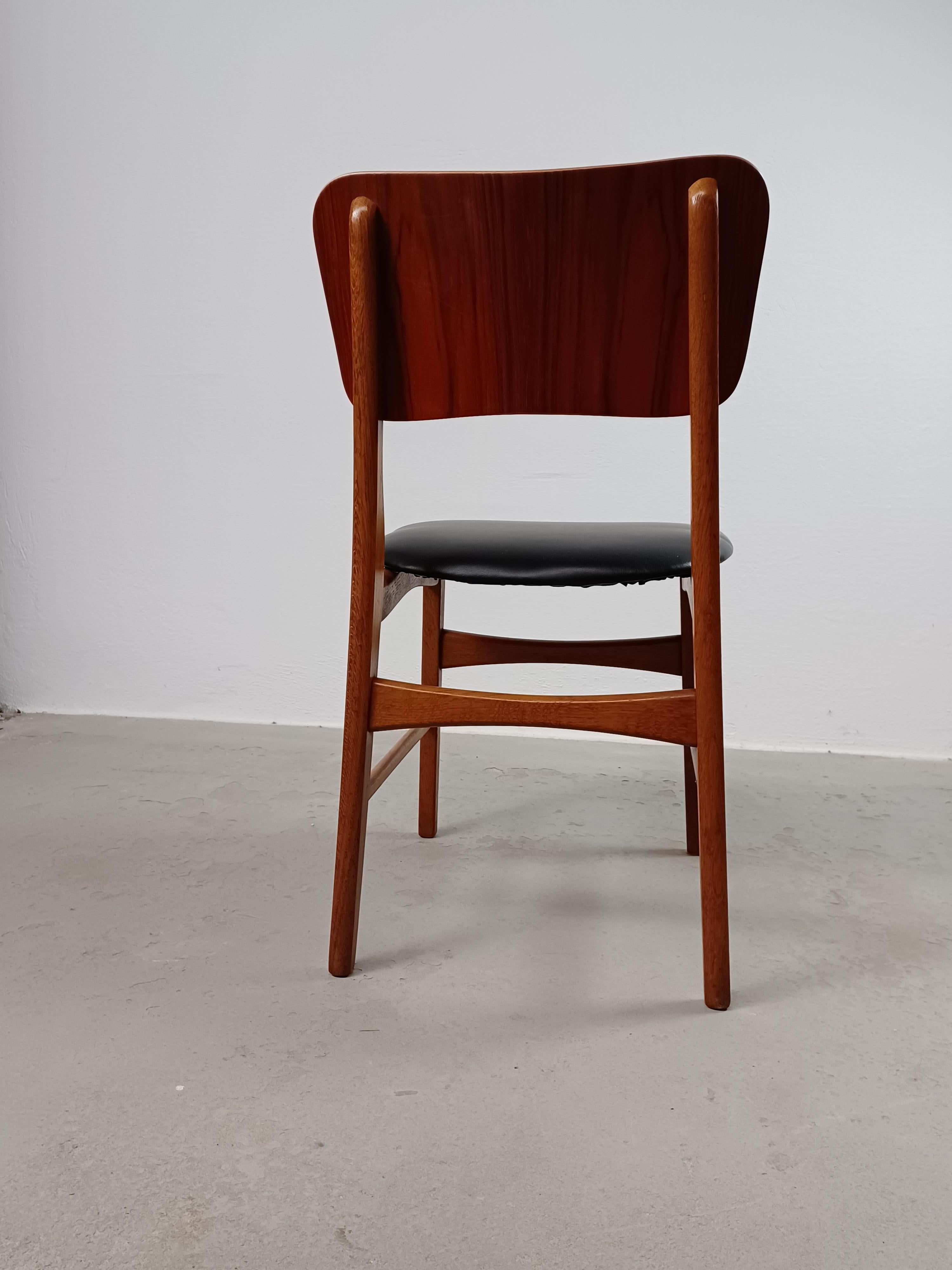 Ib Kofod Larsen Set of Six Fully Restored Dining Chairs, Custom Upholstery For Sale 4