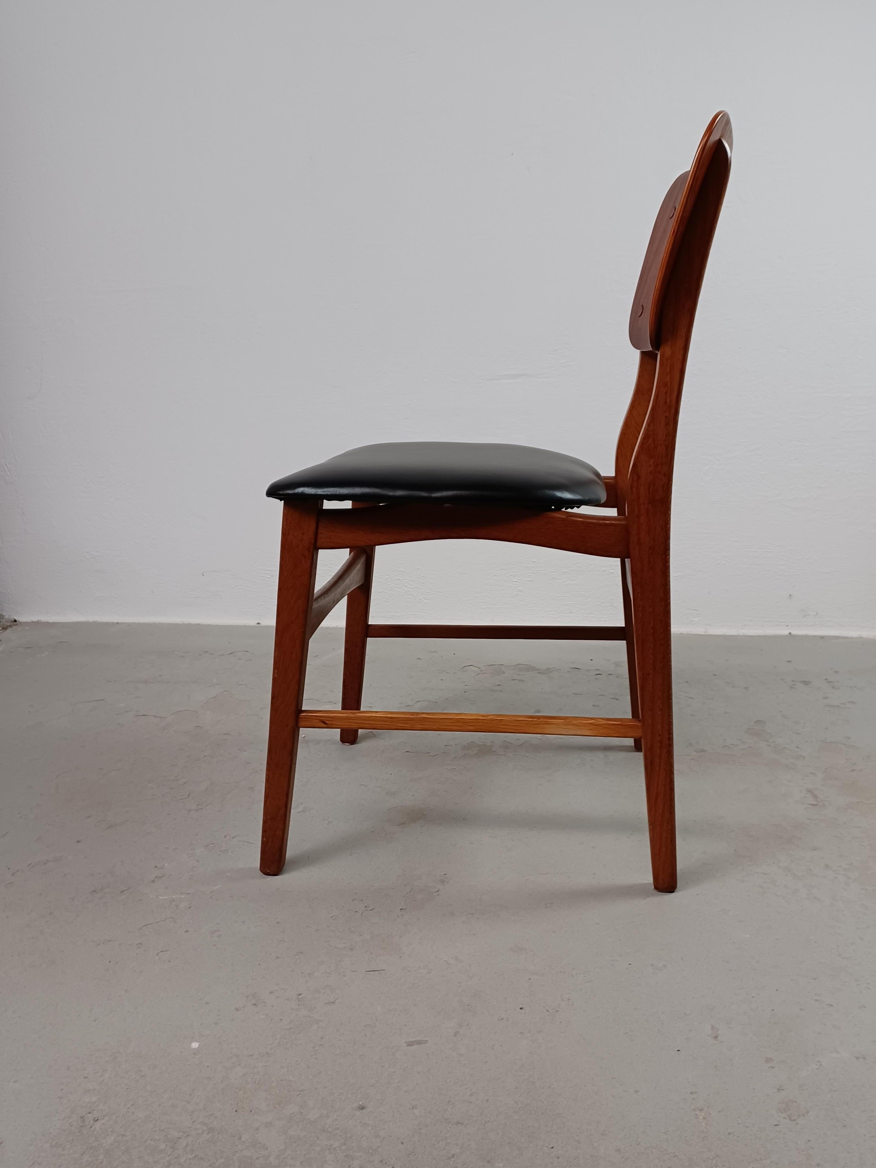 Ib Kofod-Larsen Juego de seis sillas de comedor totalmente restauradas, tapicería personalizada Roble en venta