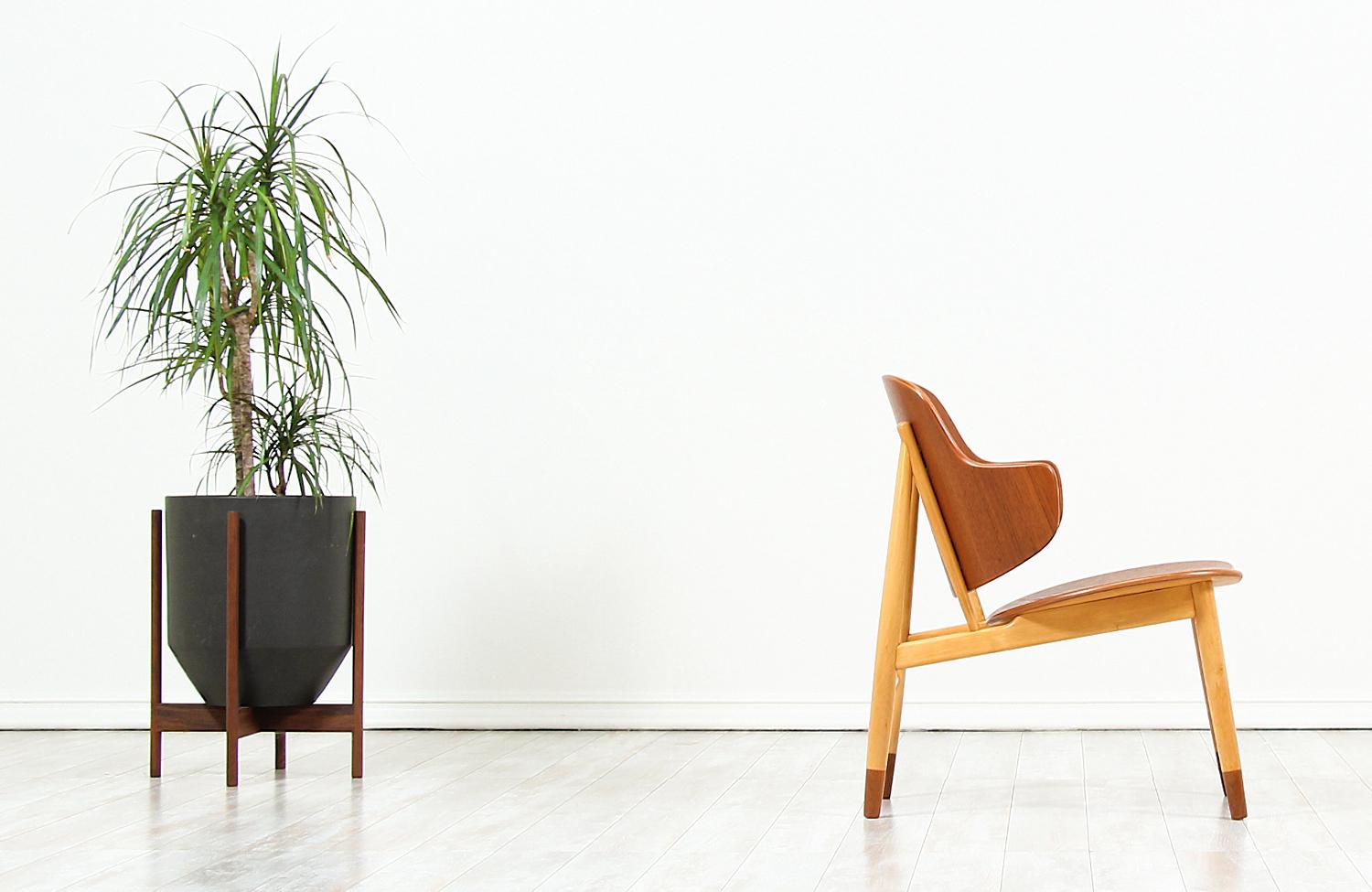 Mid-Century Modern Expertly Restored - Ib Kofod-Larsen Shell Chair for Christiansen & Larsen For Sale