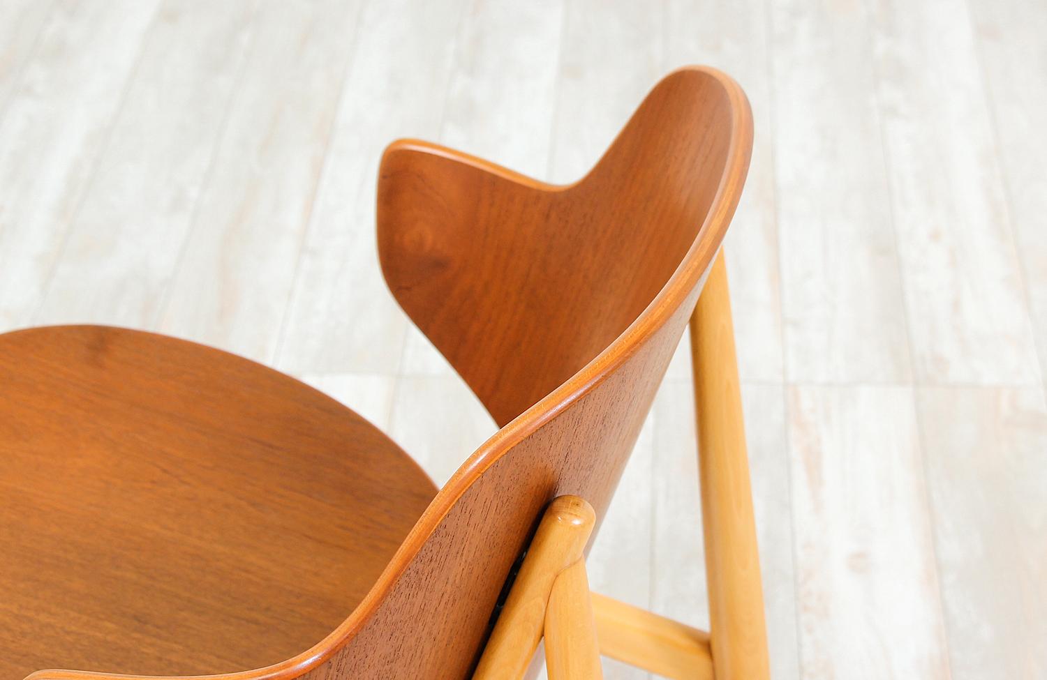 Wood Expertly Restored - Ib Kofod-Larsen Shell Chair for Christiansen & Larsen For Sale