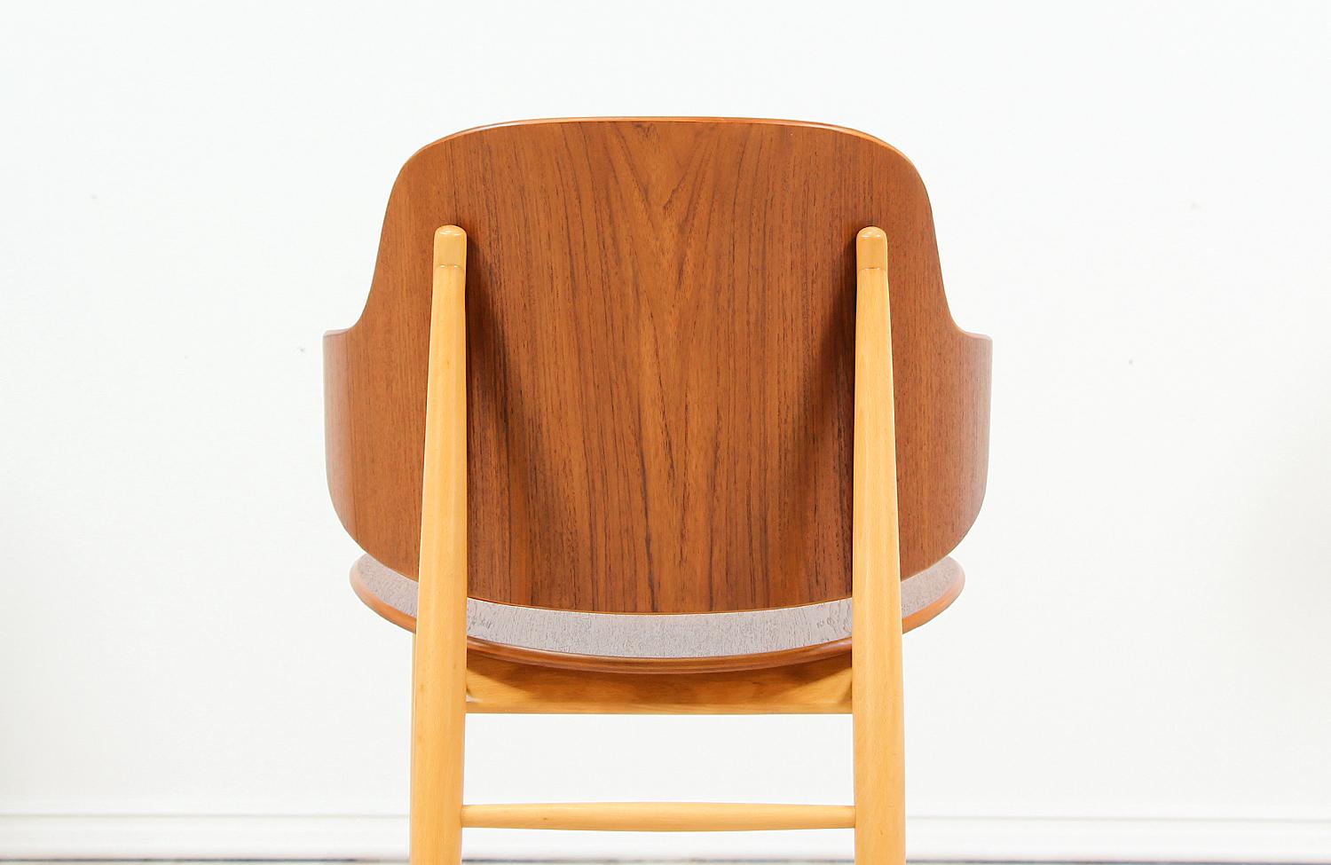 Expertly Restored - Ib Kofod-Larsen Shell Chair for Christiansen & Larsen For Sale 1