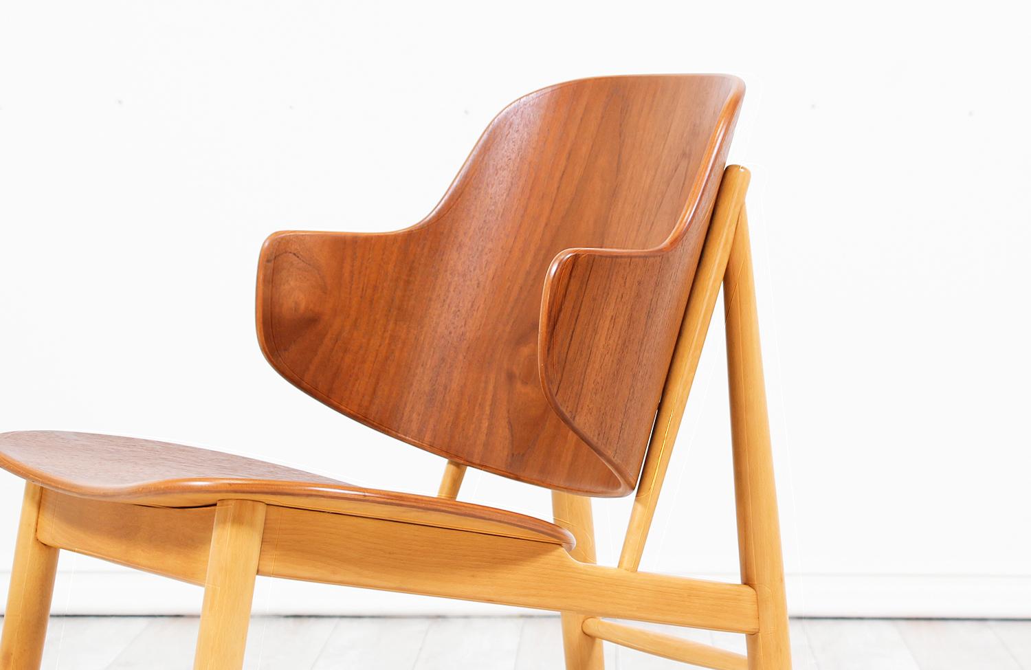 Expertly Restored - Ib Kofod-Larsen Shell Chair for Christiansen & Larsen For Sale 2