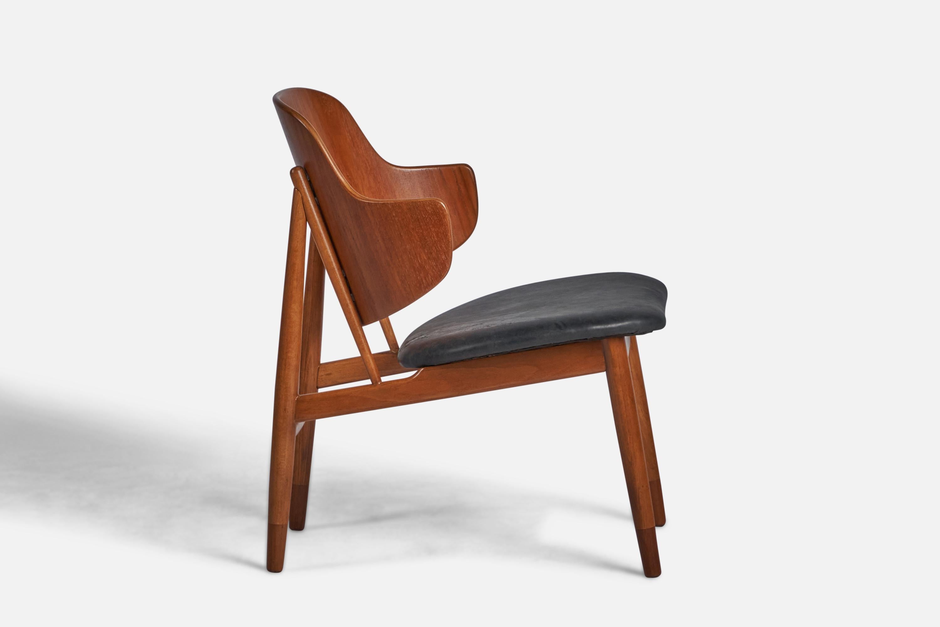 Mid-Century Modern Ib Kofod-Larsen, Shell Lounge Chair, Teak, Beech, Leather, Denmark, 1950s For Sale
