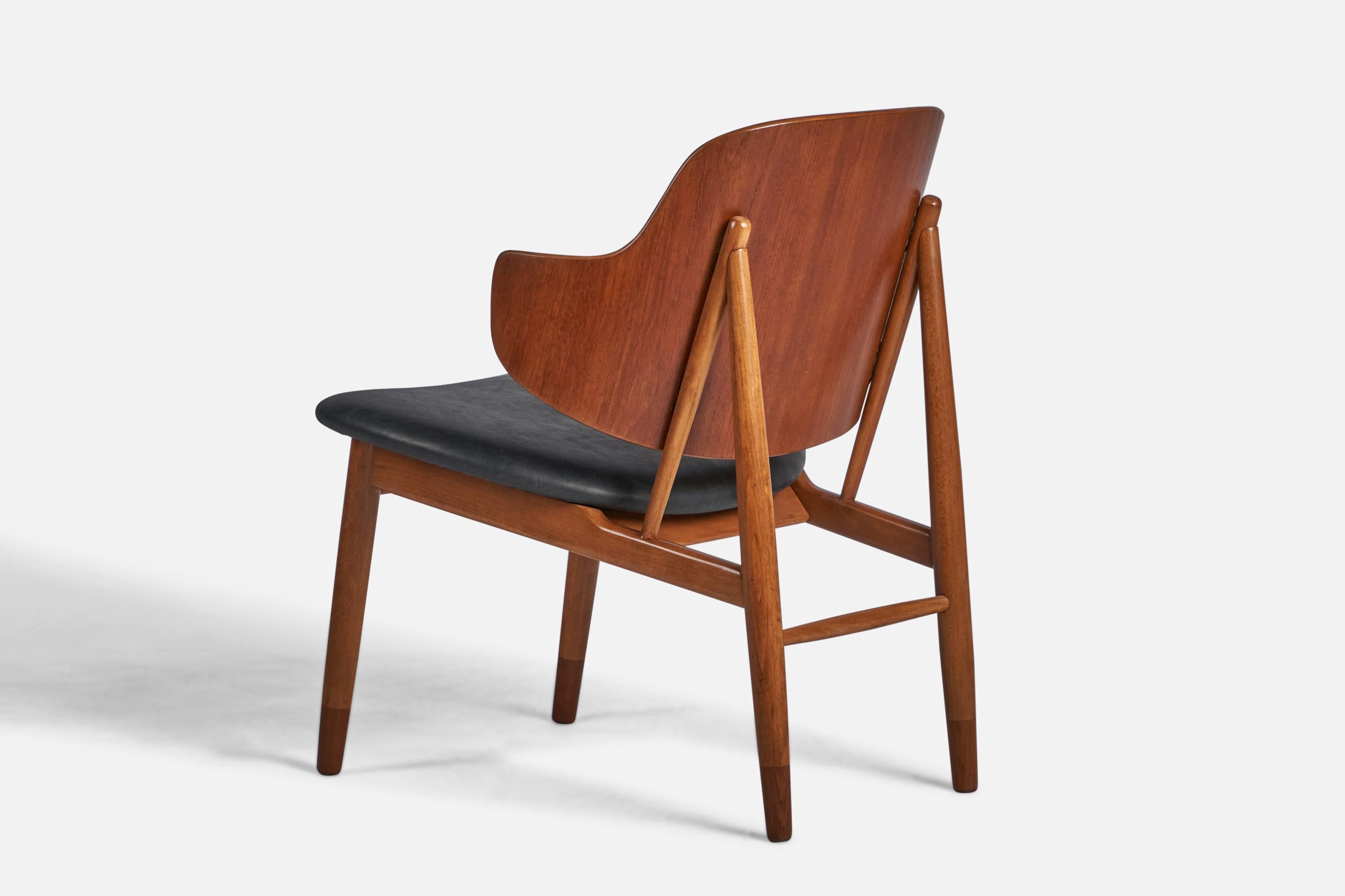 Danish Ib Kofod-Larsen, Shell Lounge Chair, Teak, Beech, Leather, Denmark, 1950s For Sale