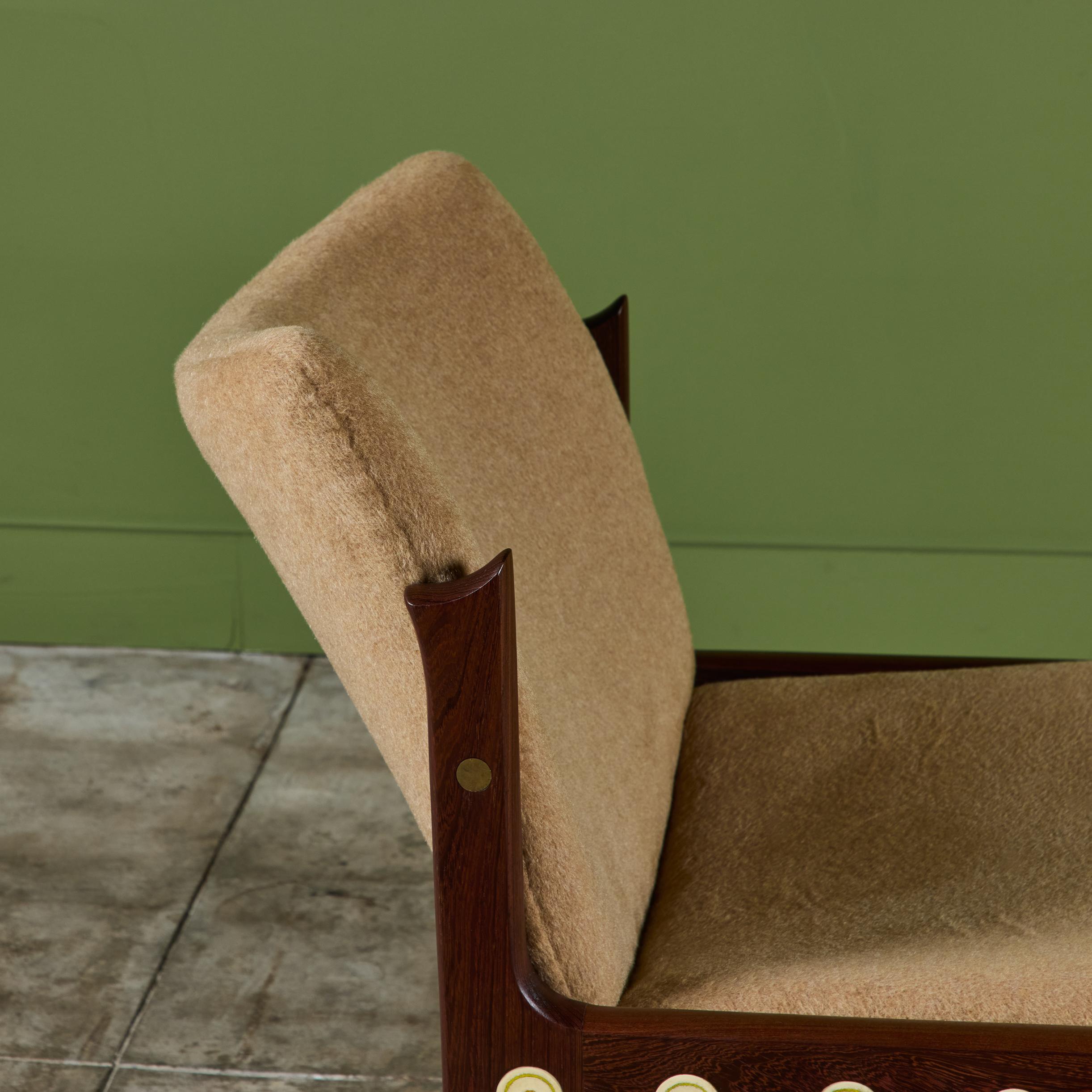 Chaise pantoufle Ib Kofod Larsen de la collection Megiddo en vente 4