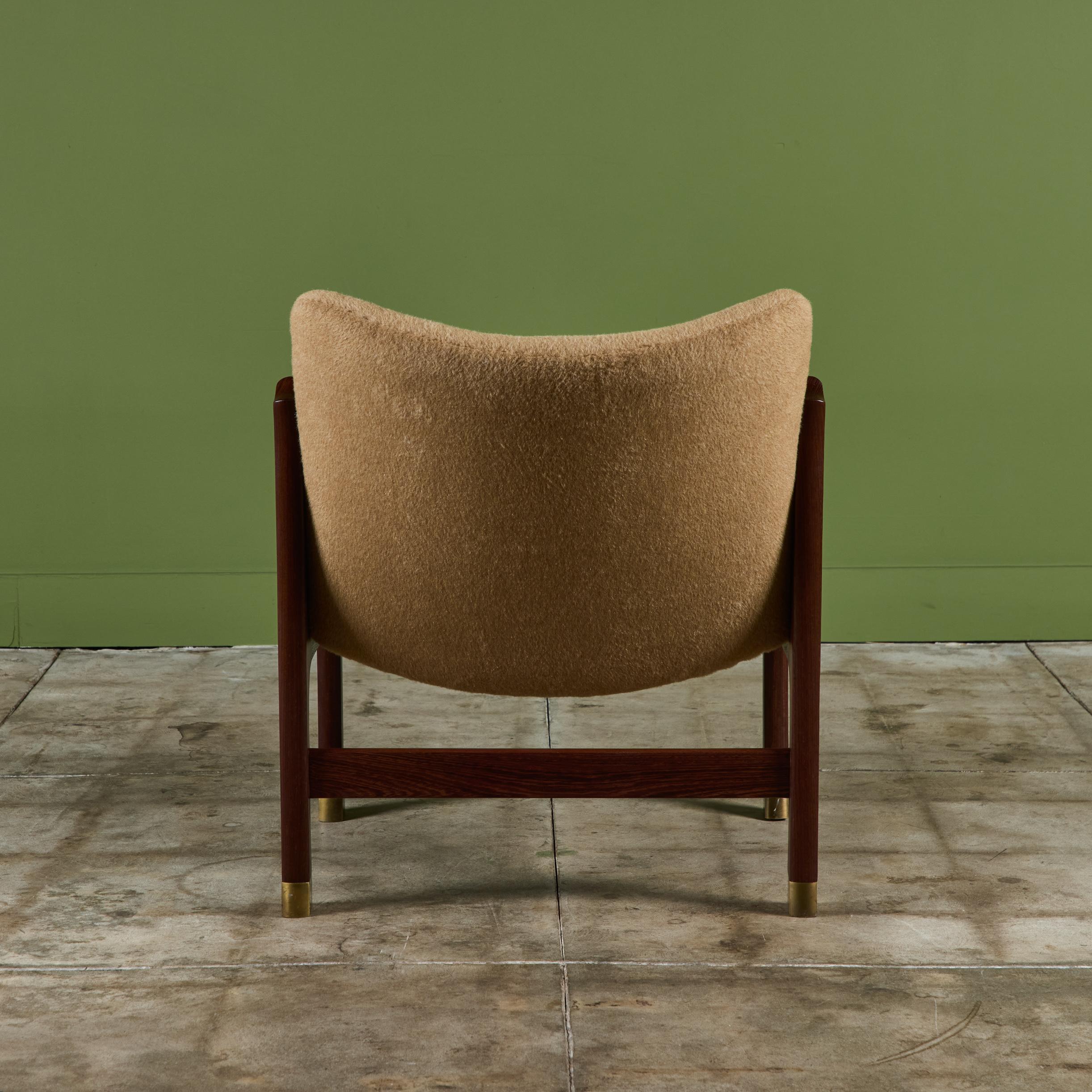 Laiton Chaise pantoufle Ib Kofod Larsen de la collection Megiddo en vente