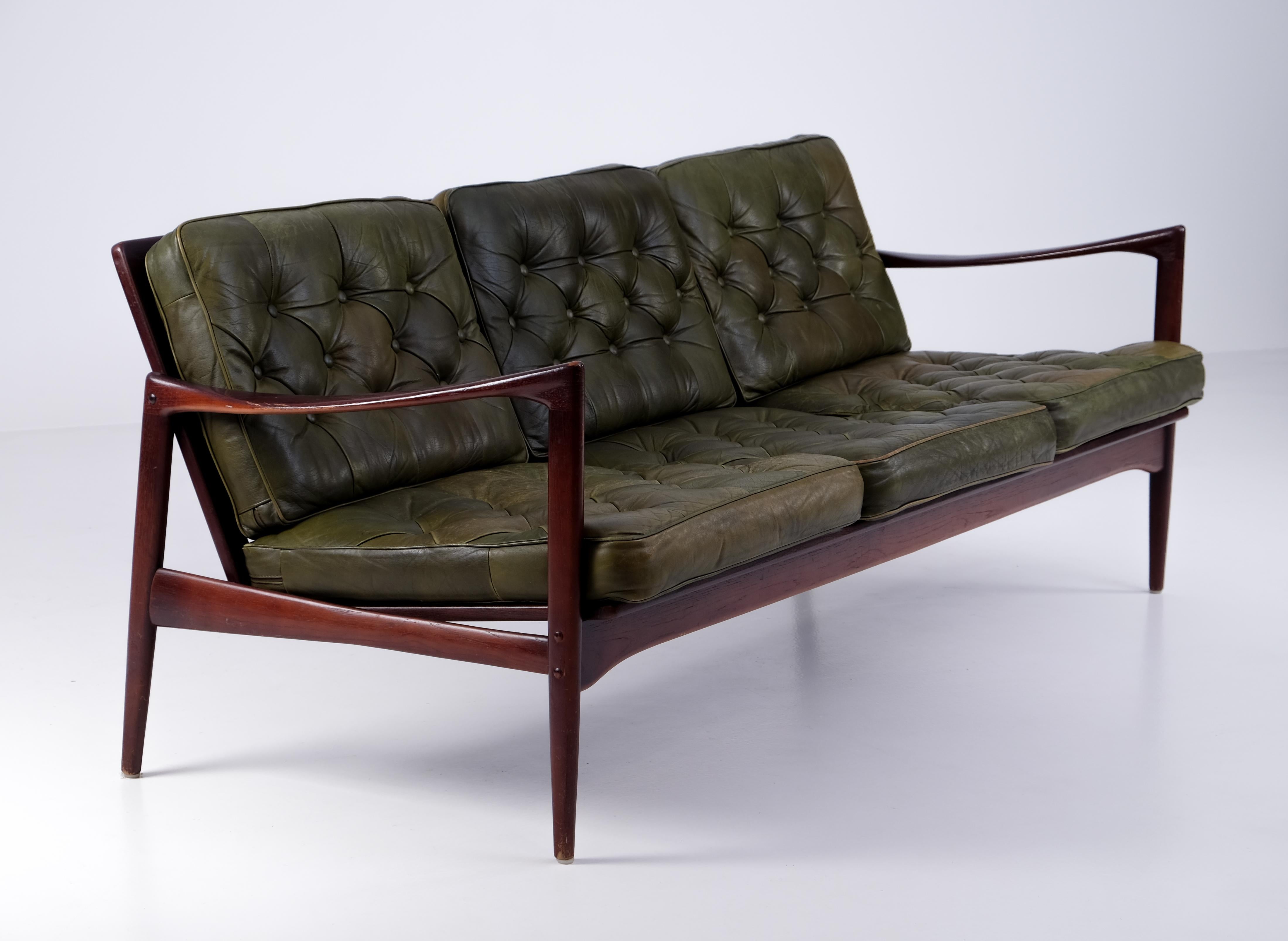 Ib Kofod-Larsen Sofa Modell Kandidaten, 1960er Jahre (Skandinavische Moderne) im Angebot