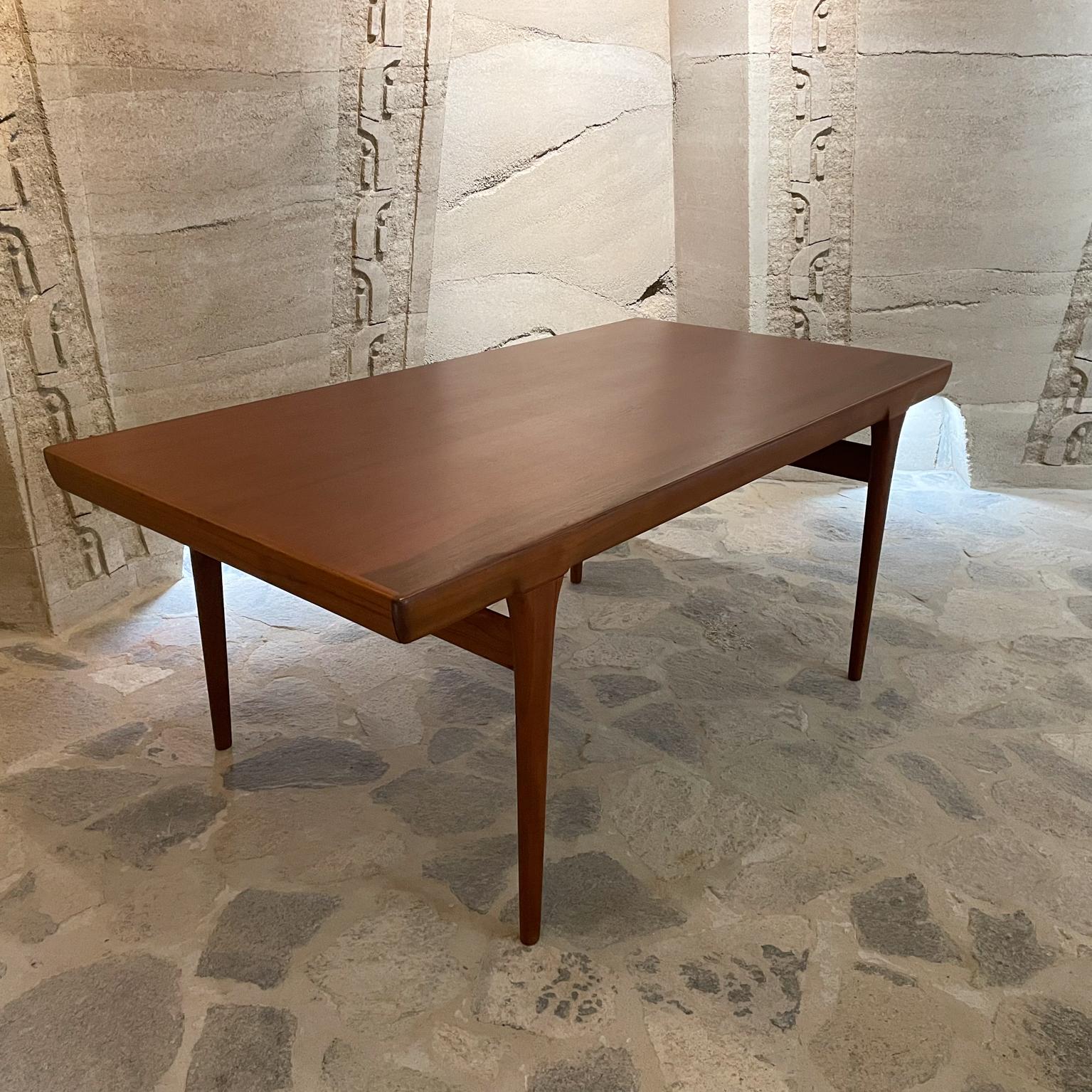 kofod larsen dining table