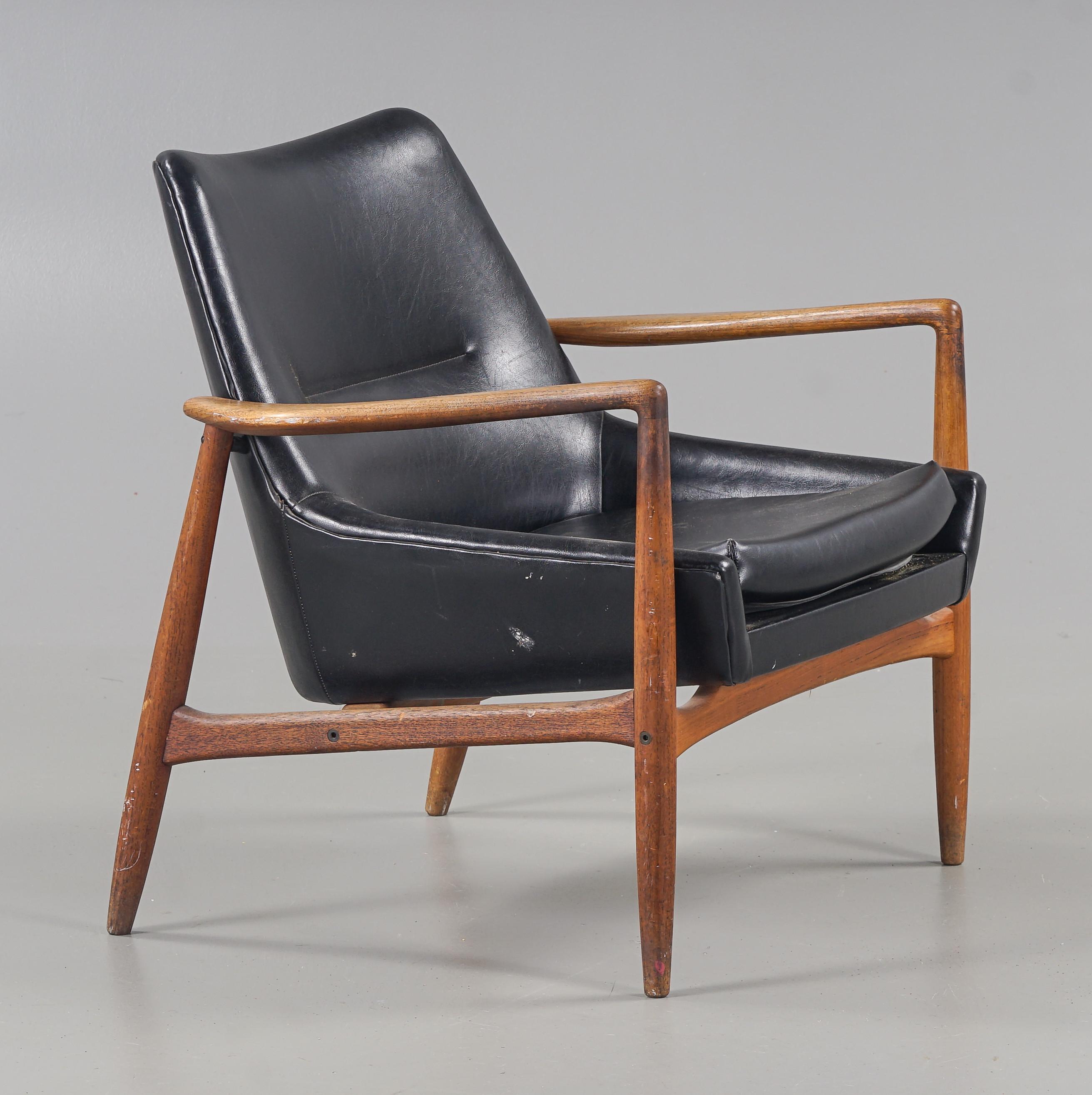 20ième siècle Fauteuil de style Ib Kofod-Larsen par ire Mobler Suède 1950 en vente