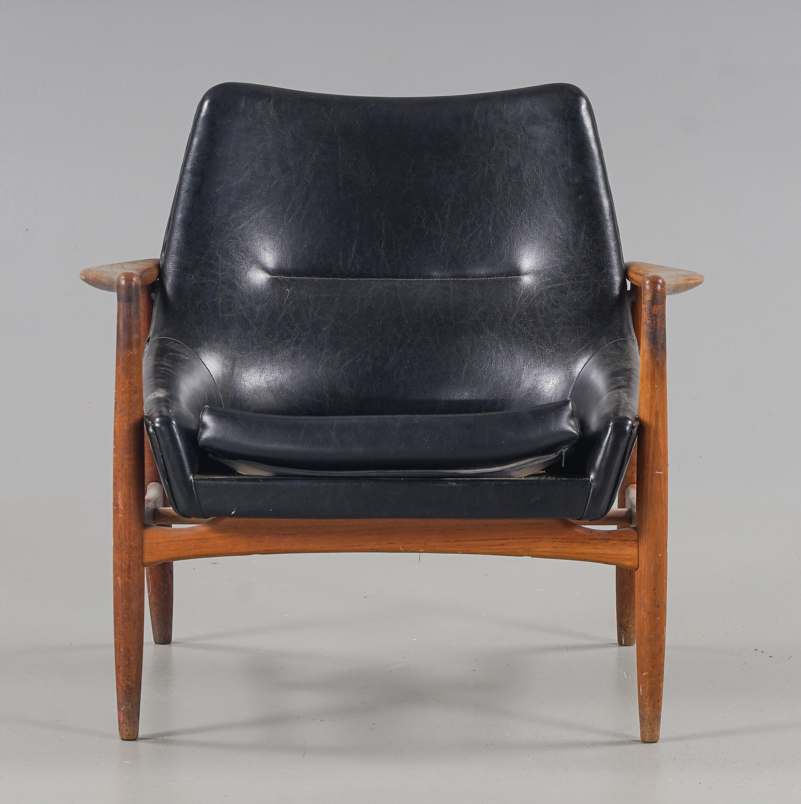 Bois Fauteuil de style Ib Kofod-Larsen par ire Mobler Suède 1950 en vente