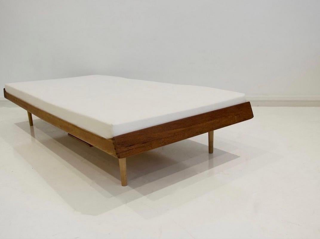 Ib Kofod-Larsen Teak and White Fabric Upholstered Daybed 1