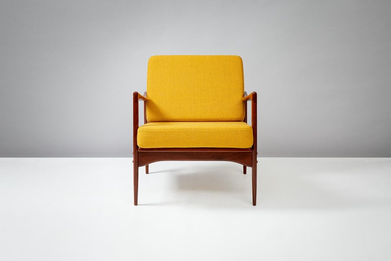 Ib Kofod-Larsen

'Candidate' lounge chair, circa 1960

Afromosia teak lounge chair produced by OPE, Sweden, circa 1960. New foam cushions covered in DePloeg mustard yellow wool fabric.