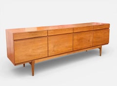 Ib Kofod Larsen Credenza in teak per Faarup Mobelfabrik Model 66
