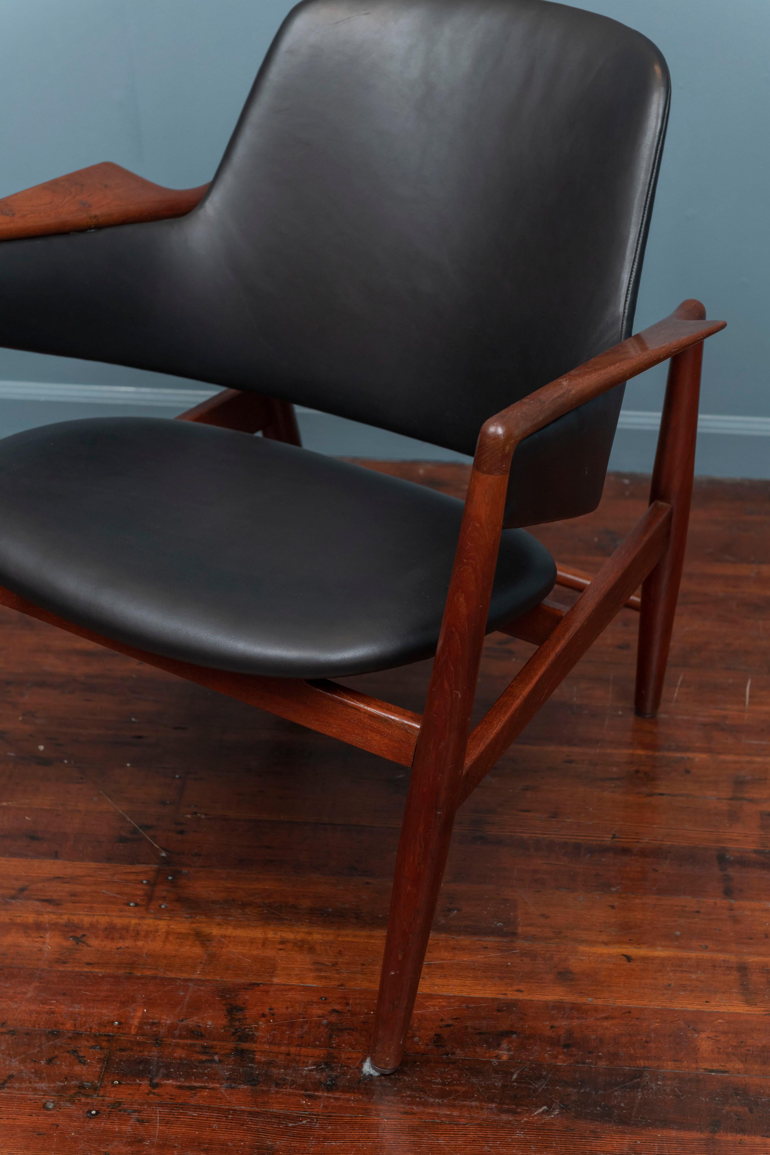 Scandinavian Modern Ib Kofod-Larsen Teak Lounge Chair for Christensen & Larsen