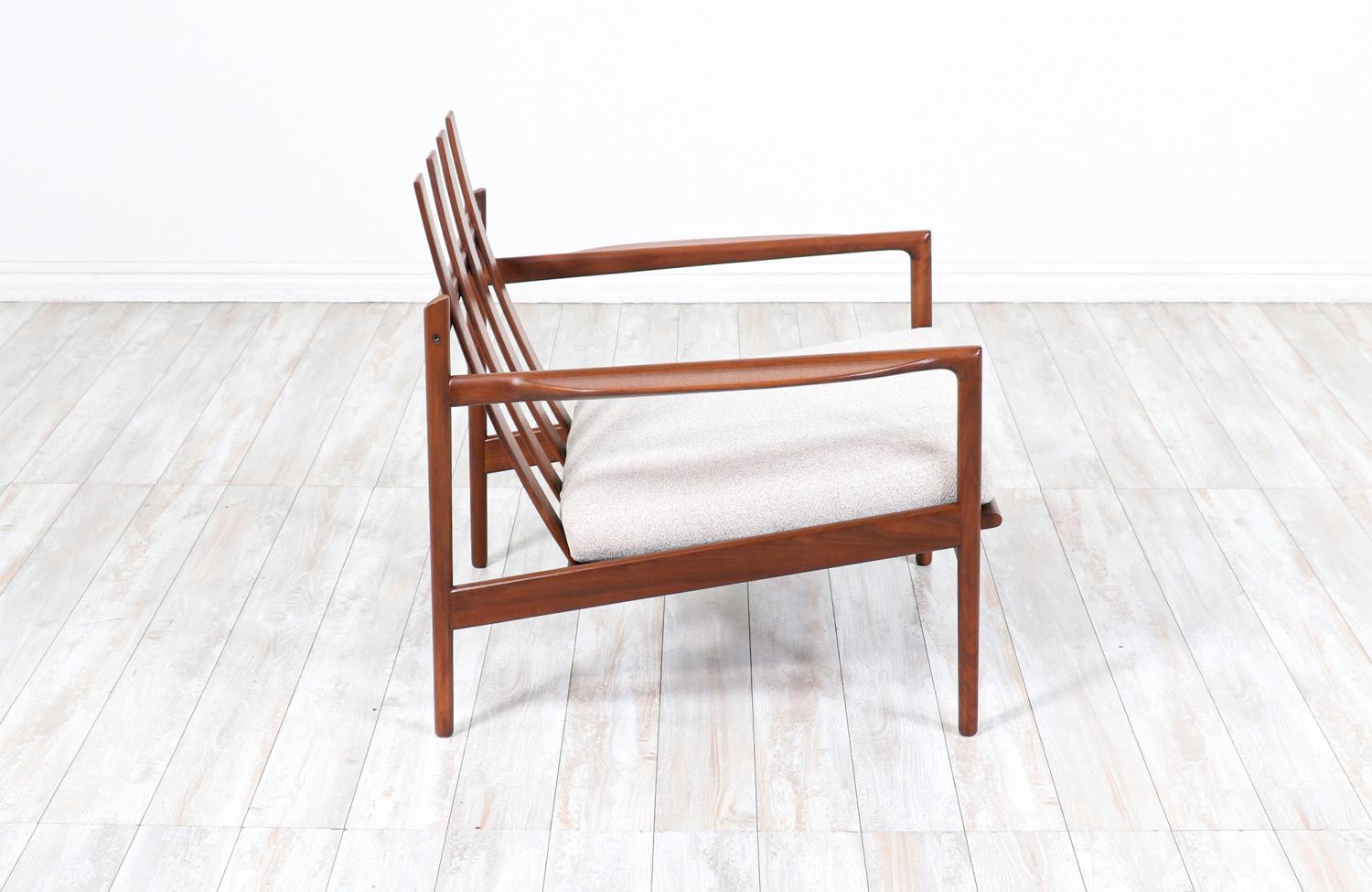 Danish Expertly Restored - Ib Kofod-Larsen Walnut Lounge Chair for Selig For Sale