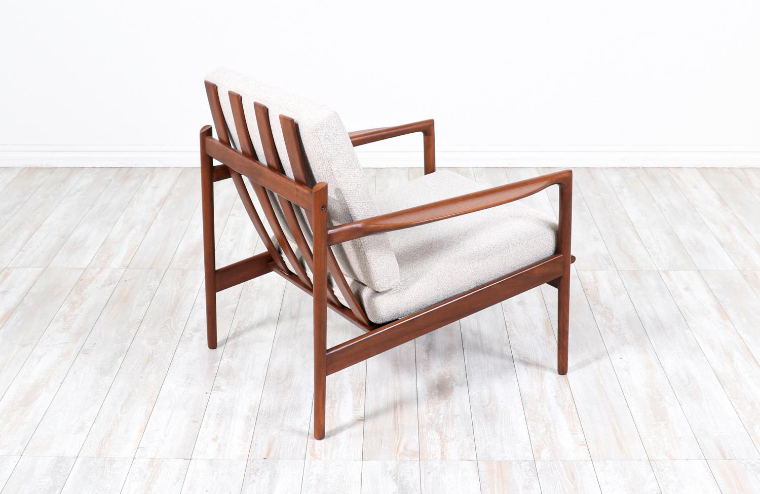 Expertly Restored - Ib Kofod-Larsen Walnut Lounge Chair for Selig In Excellent Condition For Sale In Los Angeles, CA