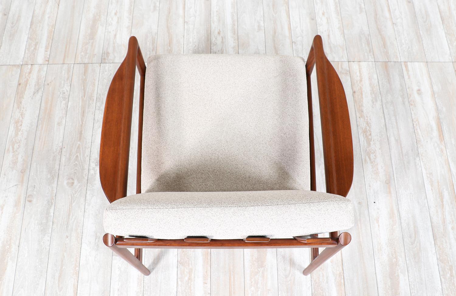 Mid-20th Century Expertly Restored - Ib Kofod-Larsen Walnut Lounge Chair for Selig For Sale
