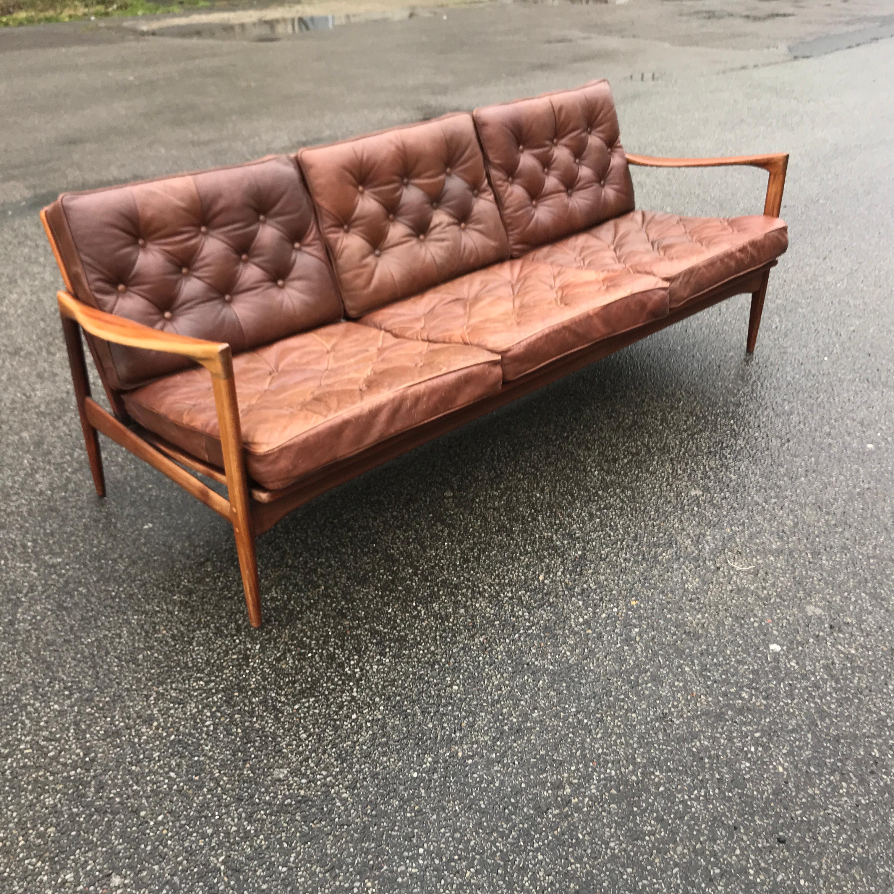 Modernes dänisches Sofa aus der Mitte des Jahrhunderts, Ib Kofoed-Larsen, 1960er Jahre im Zustand „Gut“ im Angebot in Copenhagen, DK