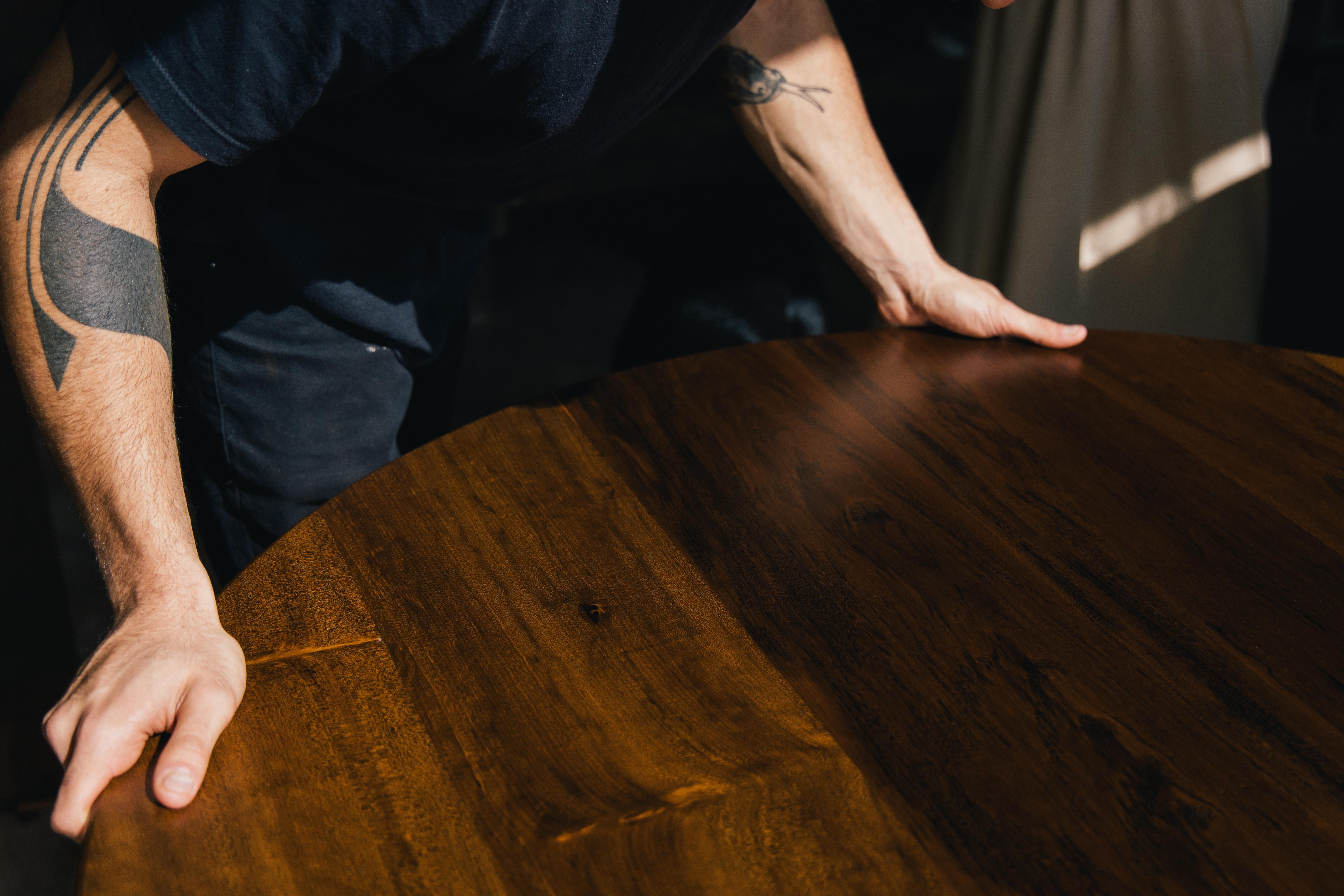 Travail du bois Ibá Round Table en vente