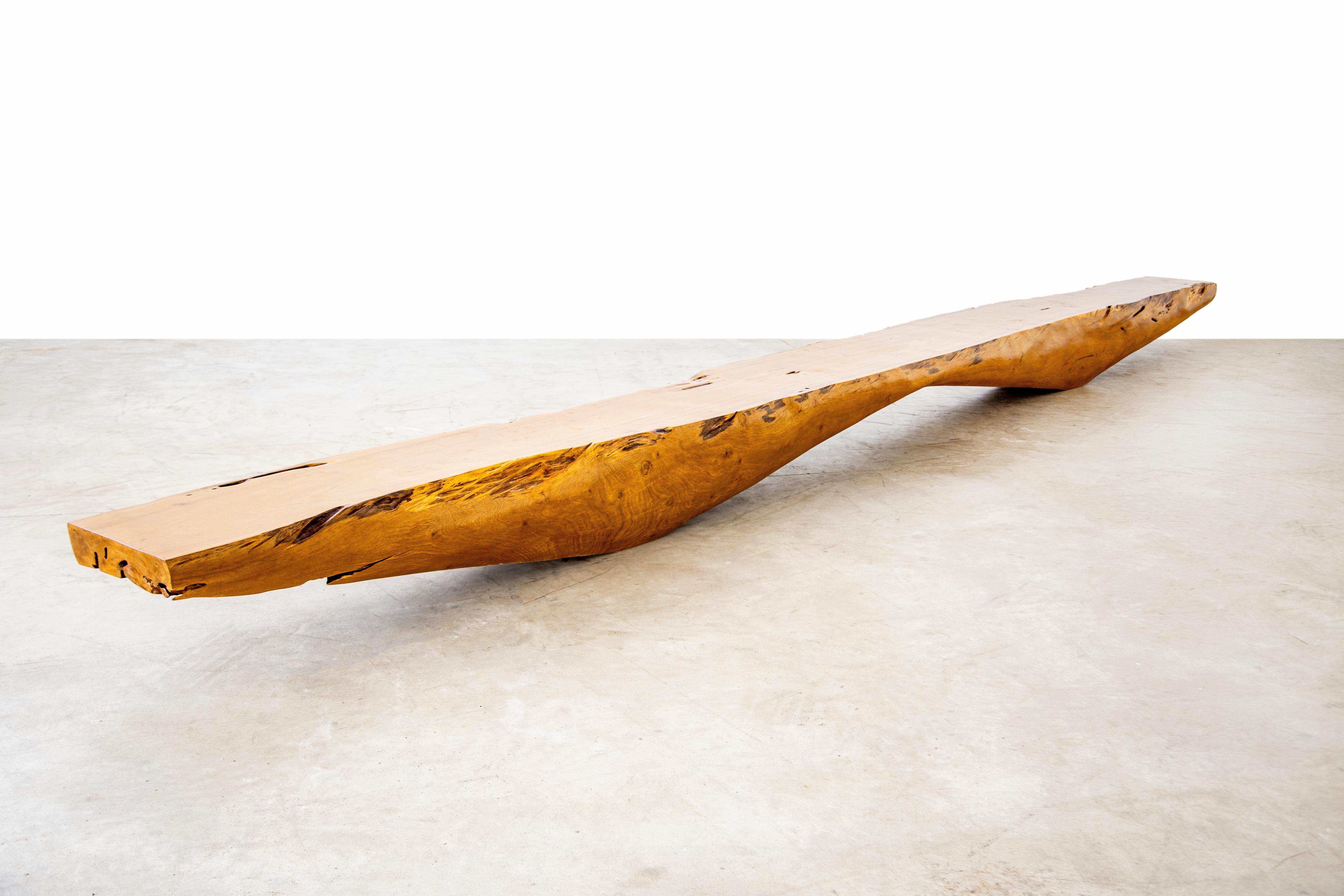 Panca Ibatiba in Wood di Hugo França
Dimensioni: D 50 x L 715,5 x H 41,9 cm. 
Materiali: Wood Wood.

Le dimensioni possono variare. Contattateci.

Il principio dell'Atelier A Hugo França è quello di trasformare tronchi, radici e parti di alberi che