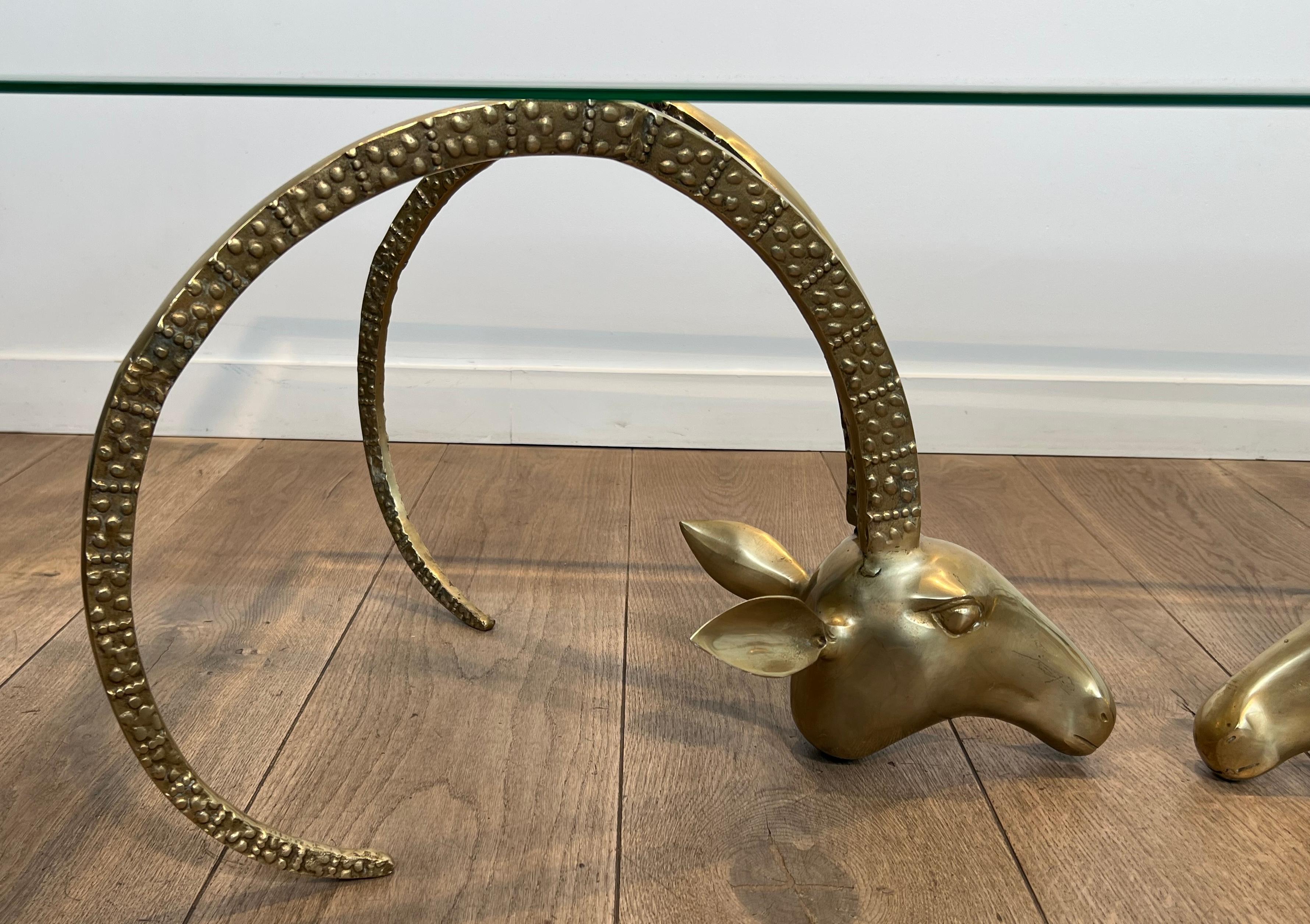 Français Table basse en laiton Ibex par Alain Chervet en vente