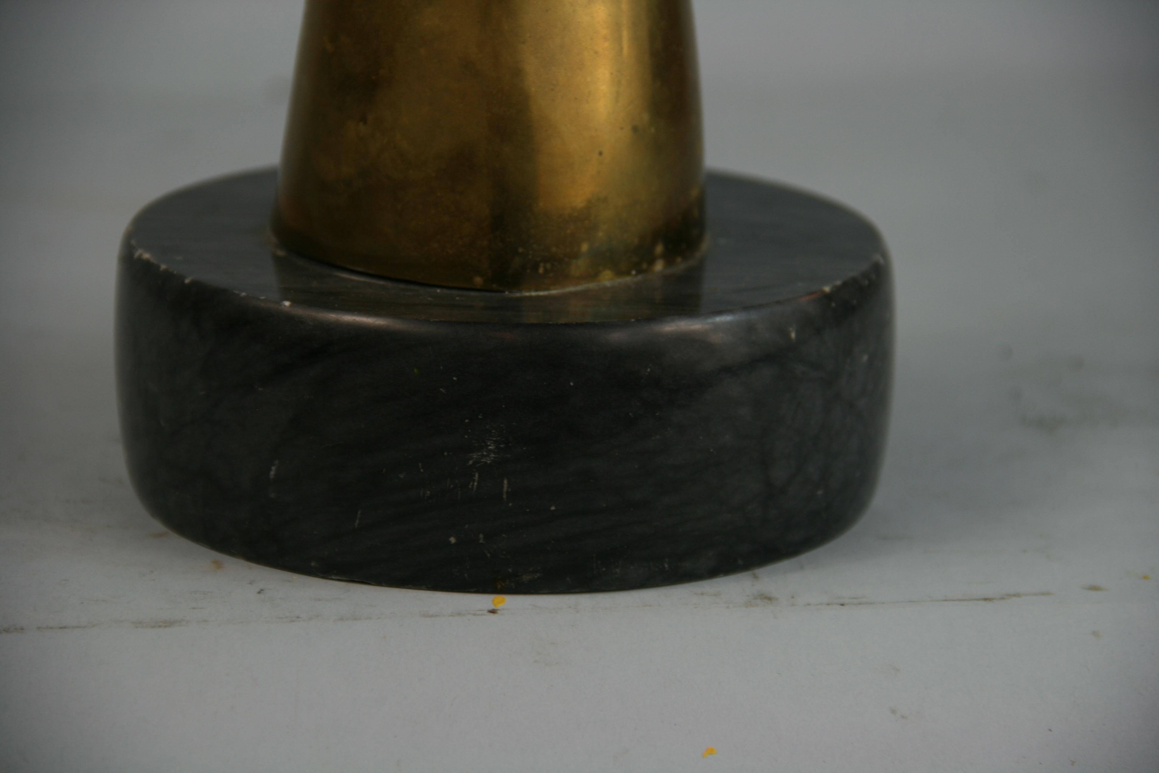 Bouquetin  Sculpture surdimensionnée en bronze sur socle en marbre en vente 7