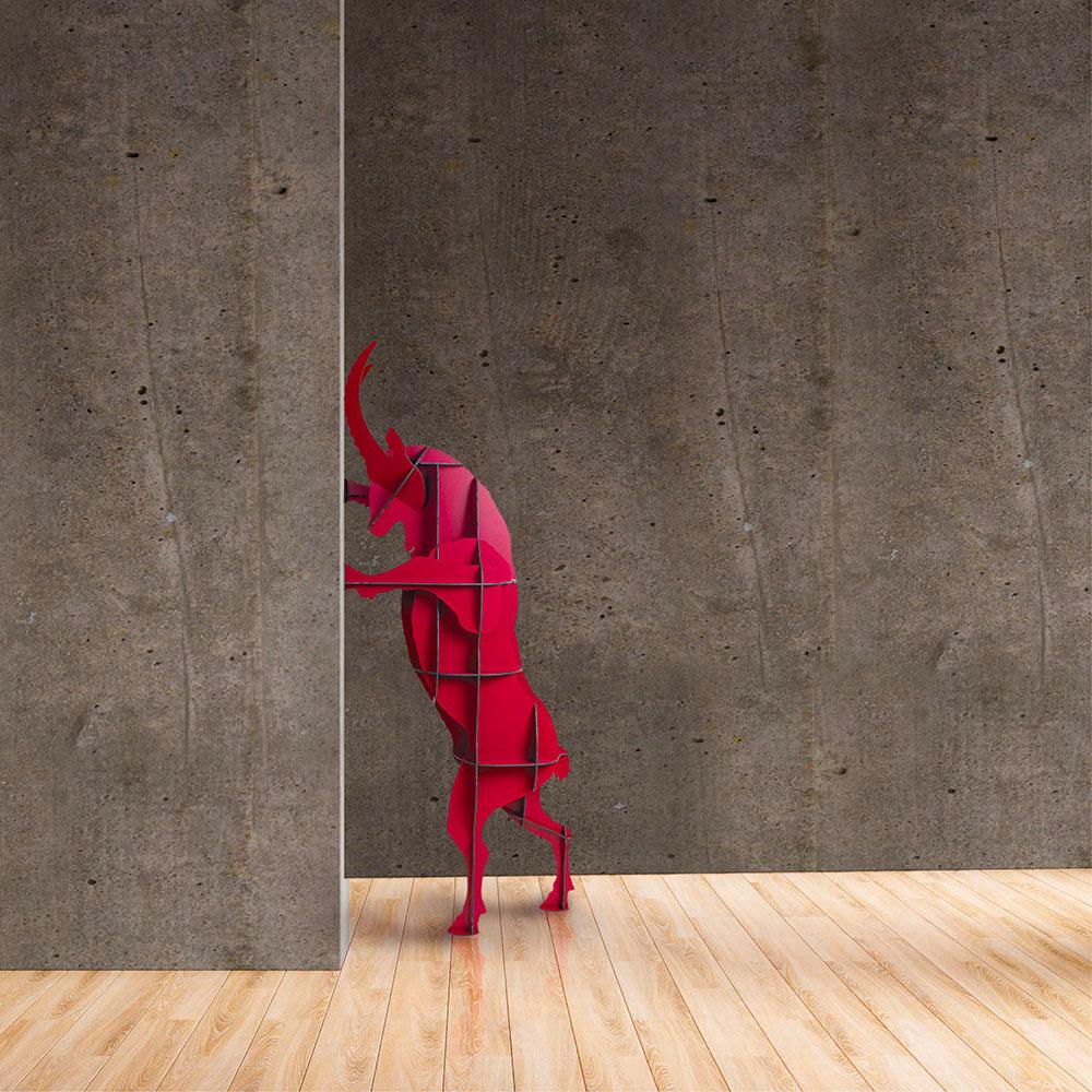 Star climber of the Alpine passes or mythical hero of literature? The ibex Fausto is an imposing sculpture, which can be placed against the wall or placed in a duo face to face, which embodies the raw and primitive force of nature.

The Fausto