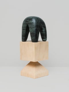 Ibha, 2025 - Escultura modernista de Benjamin Ewing en esteatita y tilo americano