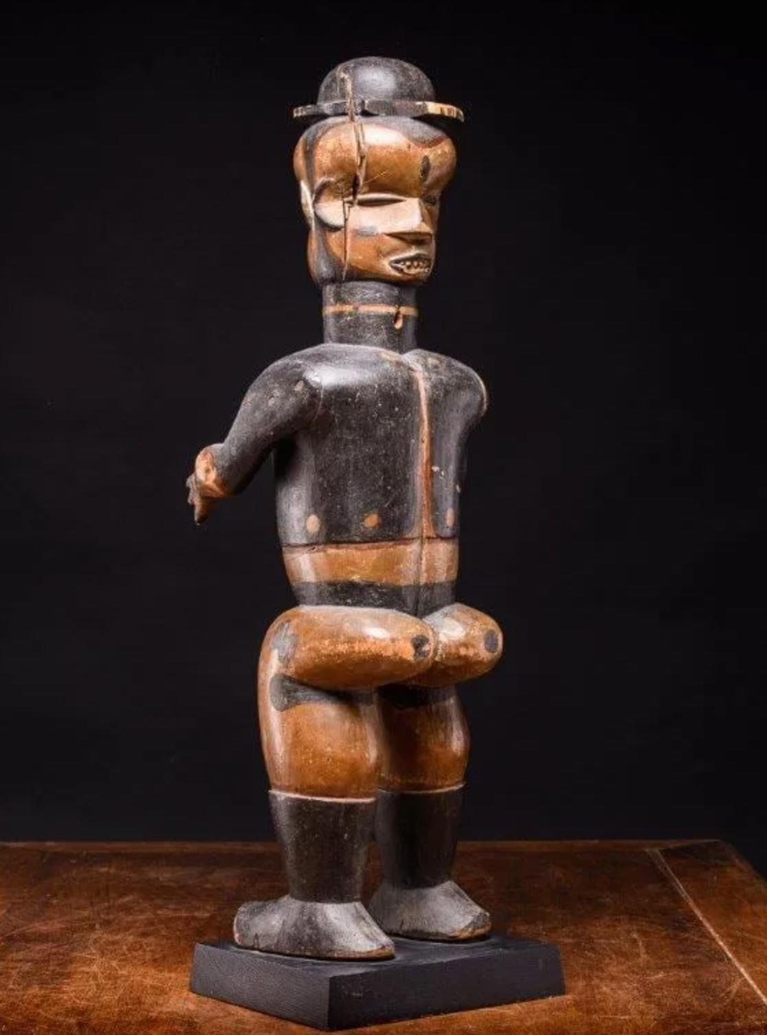 Ibibio Anthropomorphe stehende männliche Janus-Figur, Nigeria (Kongolesisch) im Angebot