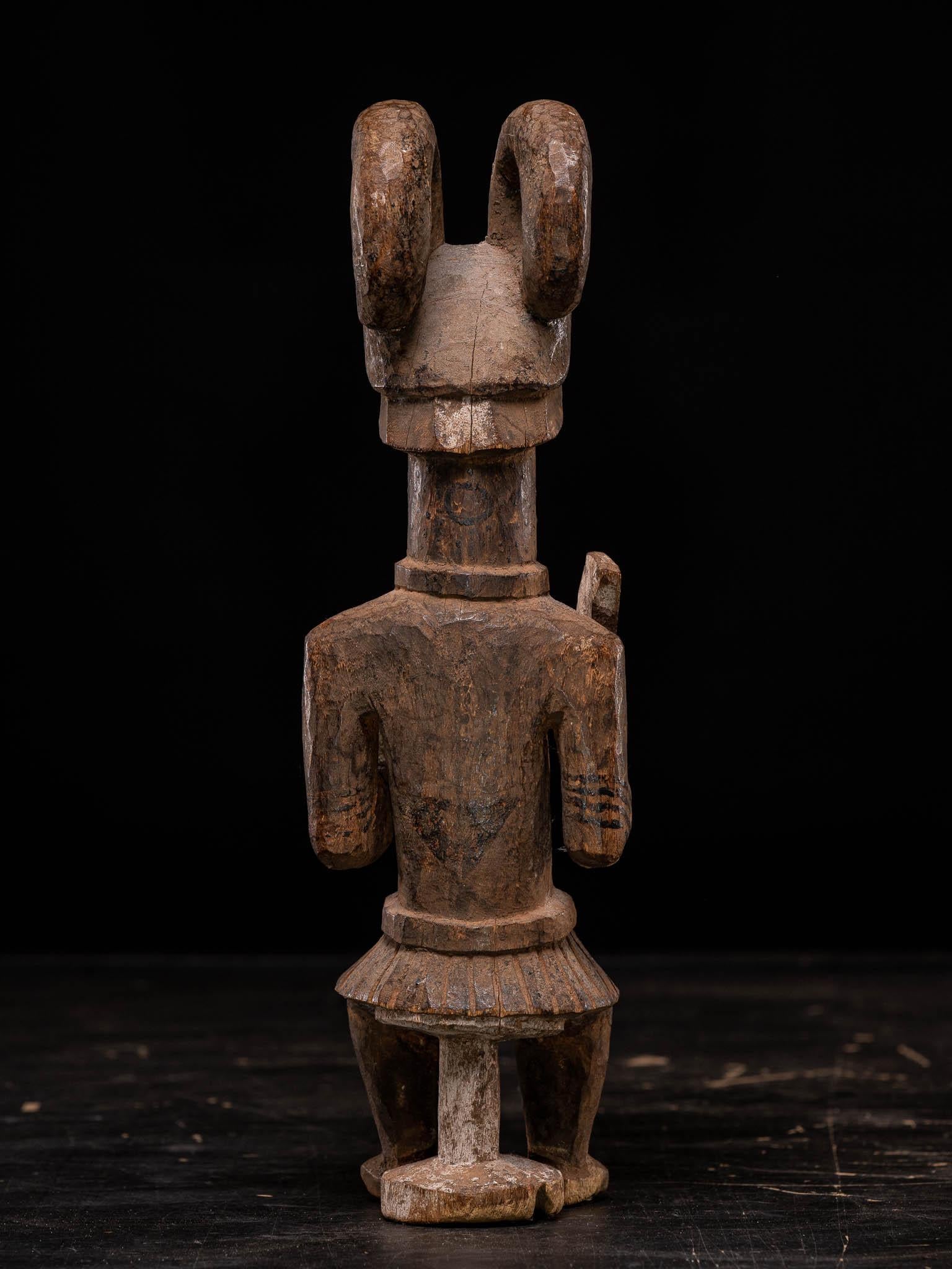 Legno duro Ibo Statua dell'altare Ikenga Popolo Ibo Nigeria In condizioni buone in vendita a Leuven , BE