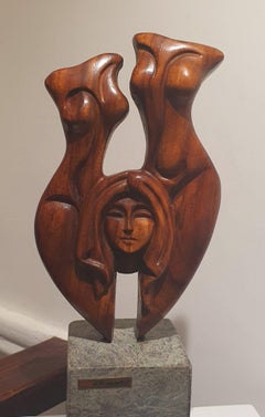 Scultura astratta in legno "Maternal" 18" x 7" di Ibrahim Abd Elmalak