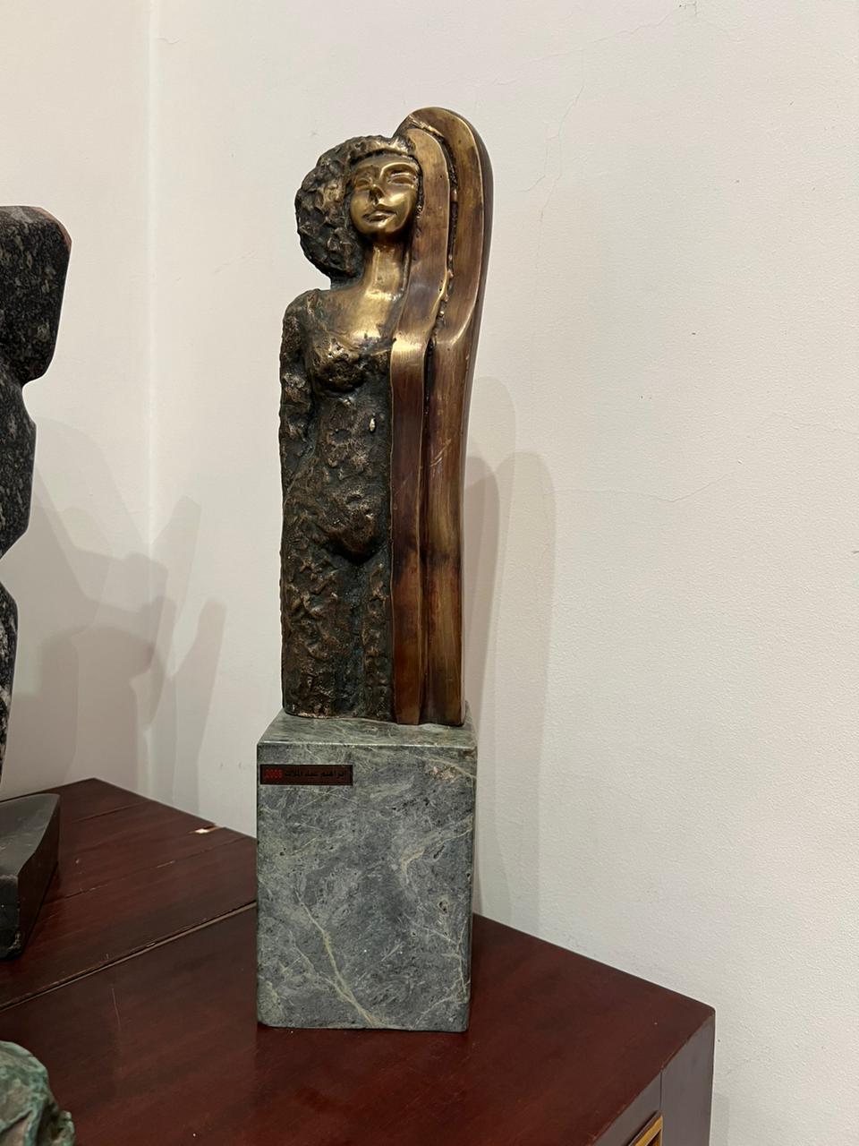 « Bird », sculpture en bronze et marbre de 22,5