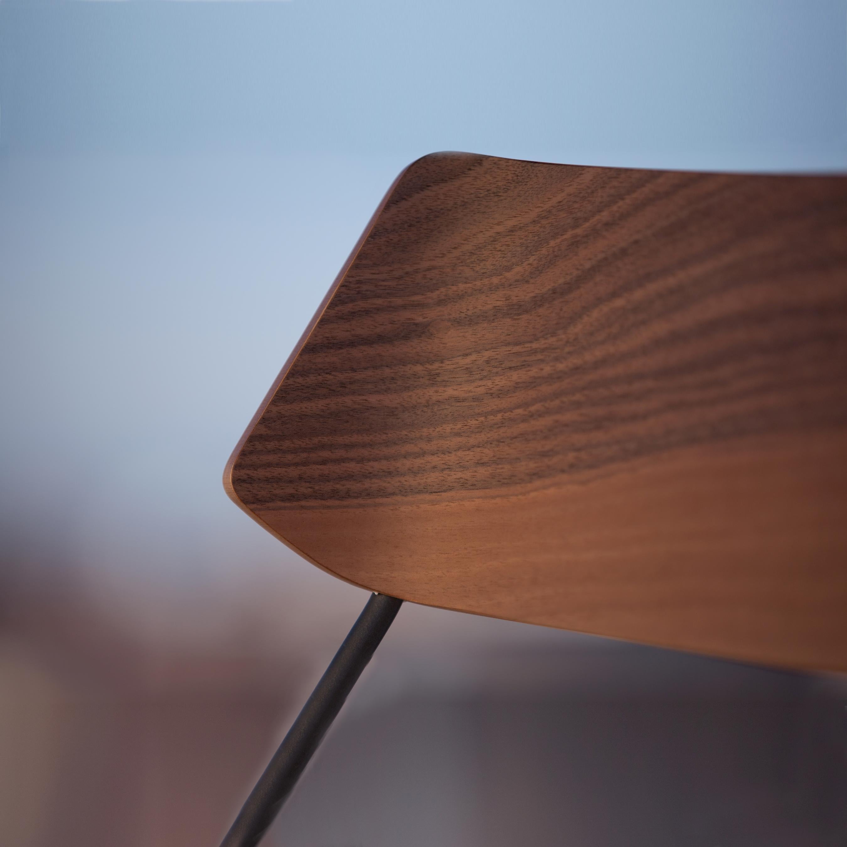 Chaise de salle à manger moderne Ibsen en noyer - Italian Artistic Design by Greyge en vente 3