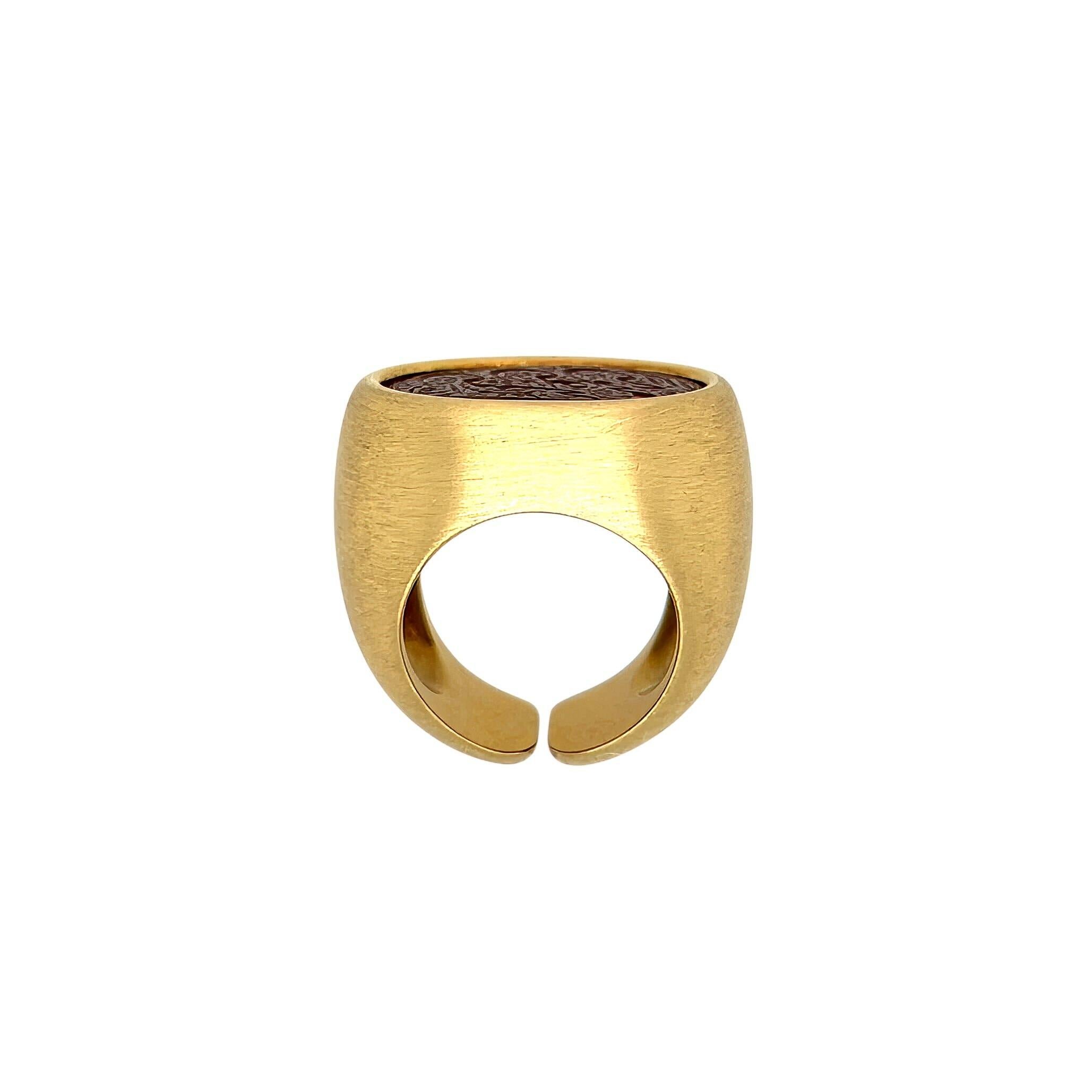 IBU Anello d'oro con incisione in corniola 