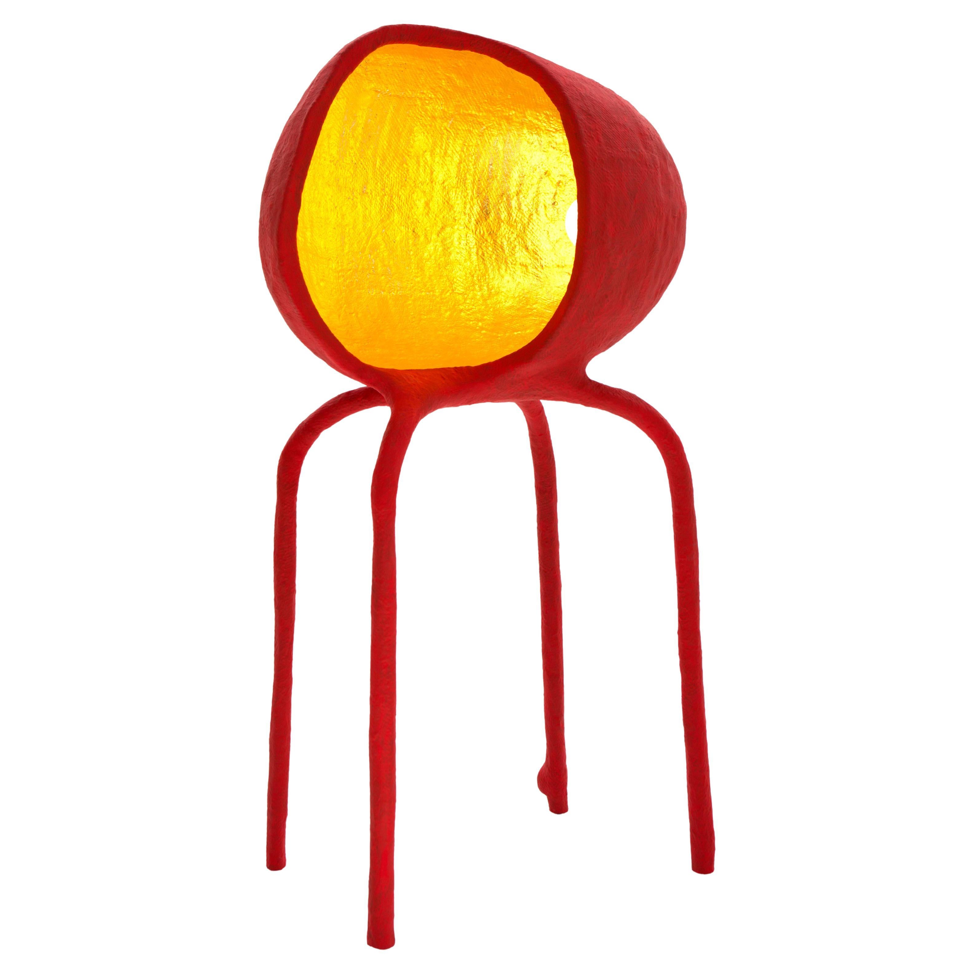 ICS-12 Standing Lamp, una lampada a quattro zampe per iniziare una conversazione in un colore rosso brillante. in vendita
