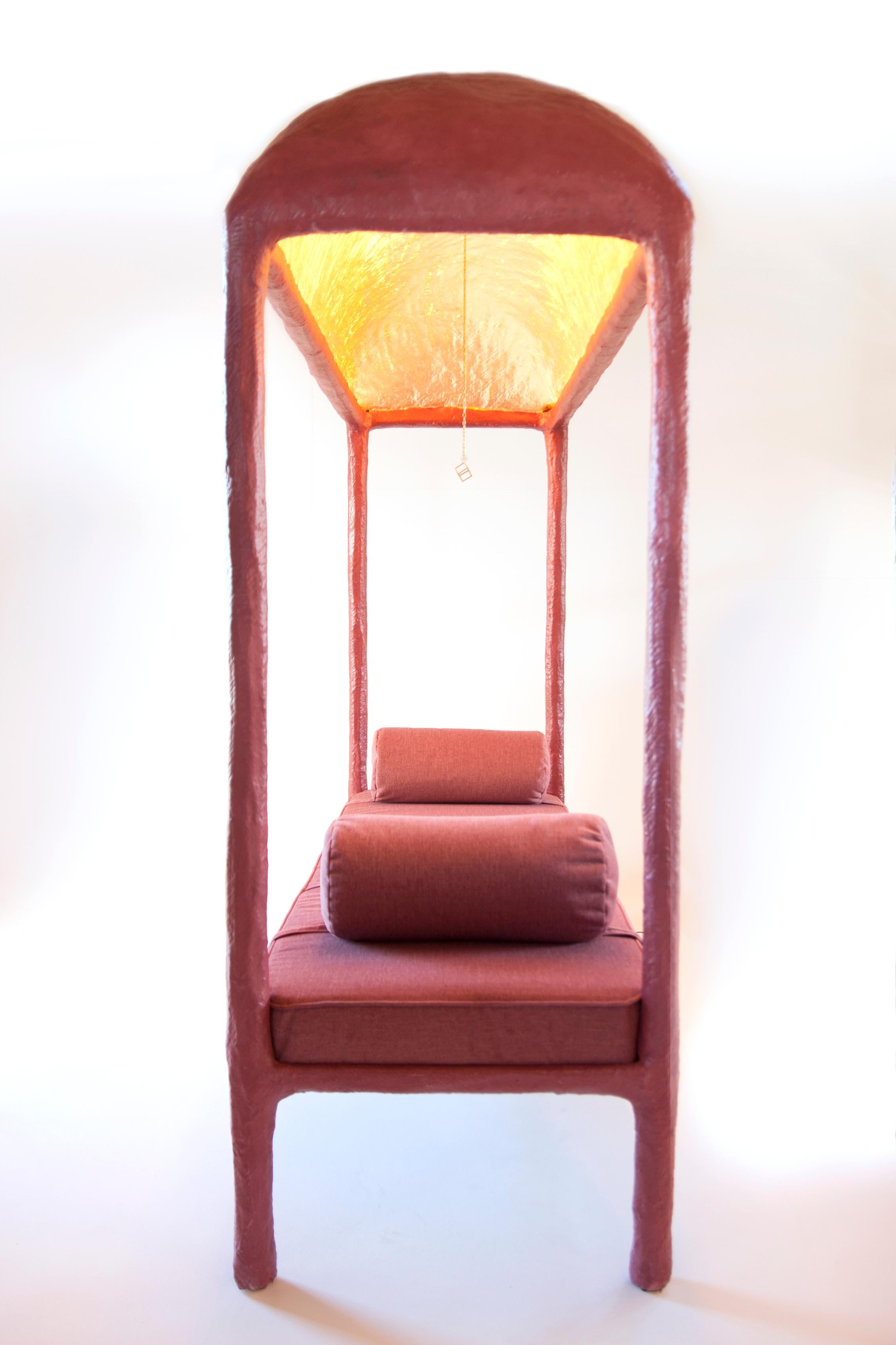 Sculpté ICS Daybed, Lampe de chevet avec un ciel d'or en dôme par Studio Josha en vente