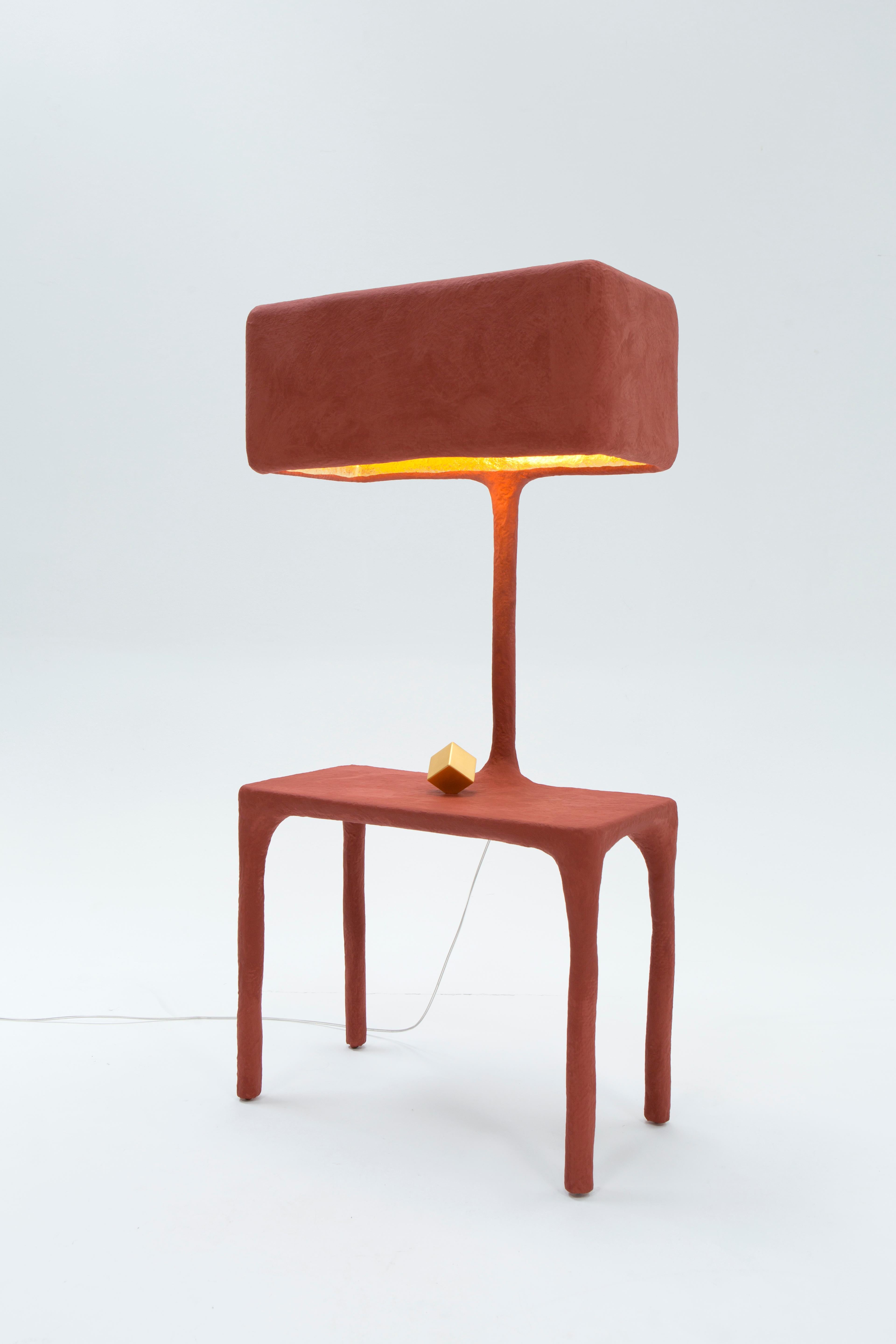 Suspension design de collection fabriquée à la main, issue de la série ICS du Studio Josha. Toutes les pièces de cette série sont basées sur son esquisse initiale dessinée à la main, copiée une à une en troisième dimension. 

La Collection ICS est