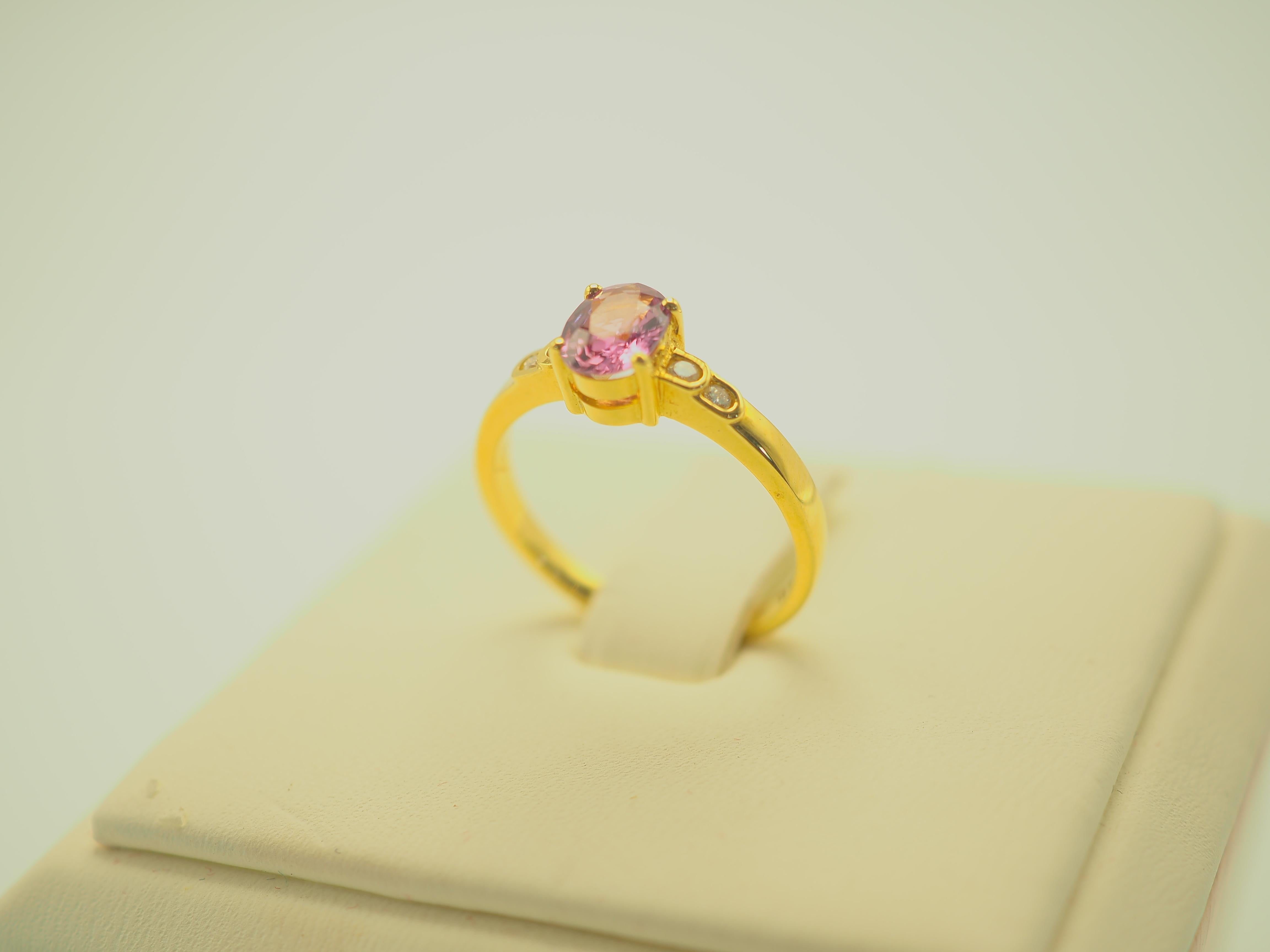 ICA 18K Gold 0.84ct Pink Sapphire & 0.06ct Diamond Fine Engagement Ring For Sale 2