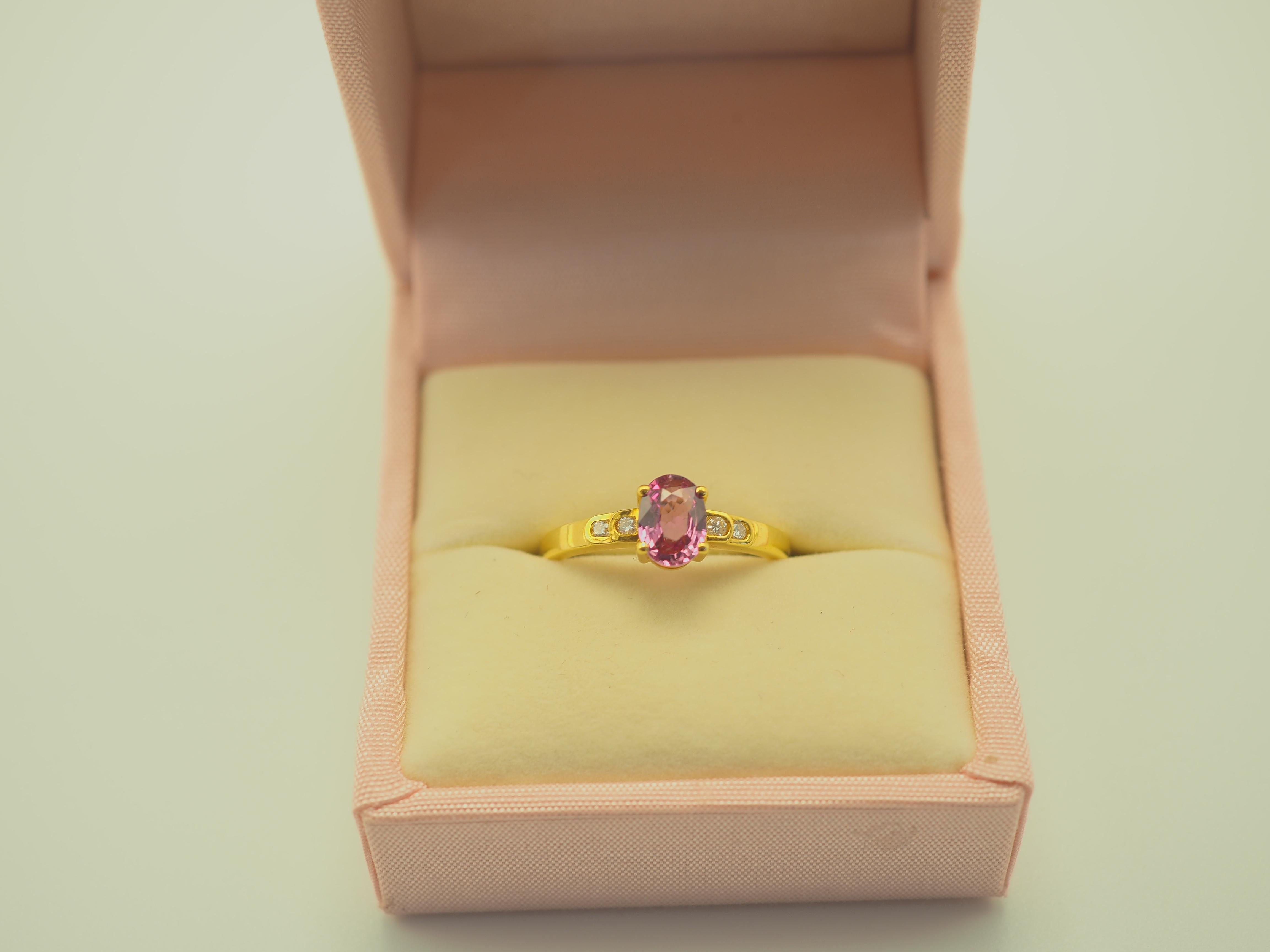 ICA 18K Gold 0.84ct Pink Sapphire & 0.06ct Diamond Fine Engagement Ring For Sale 3