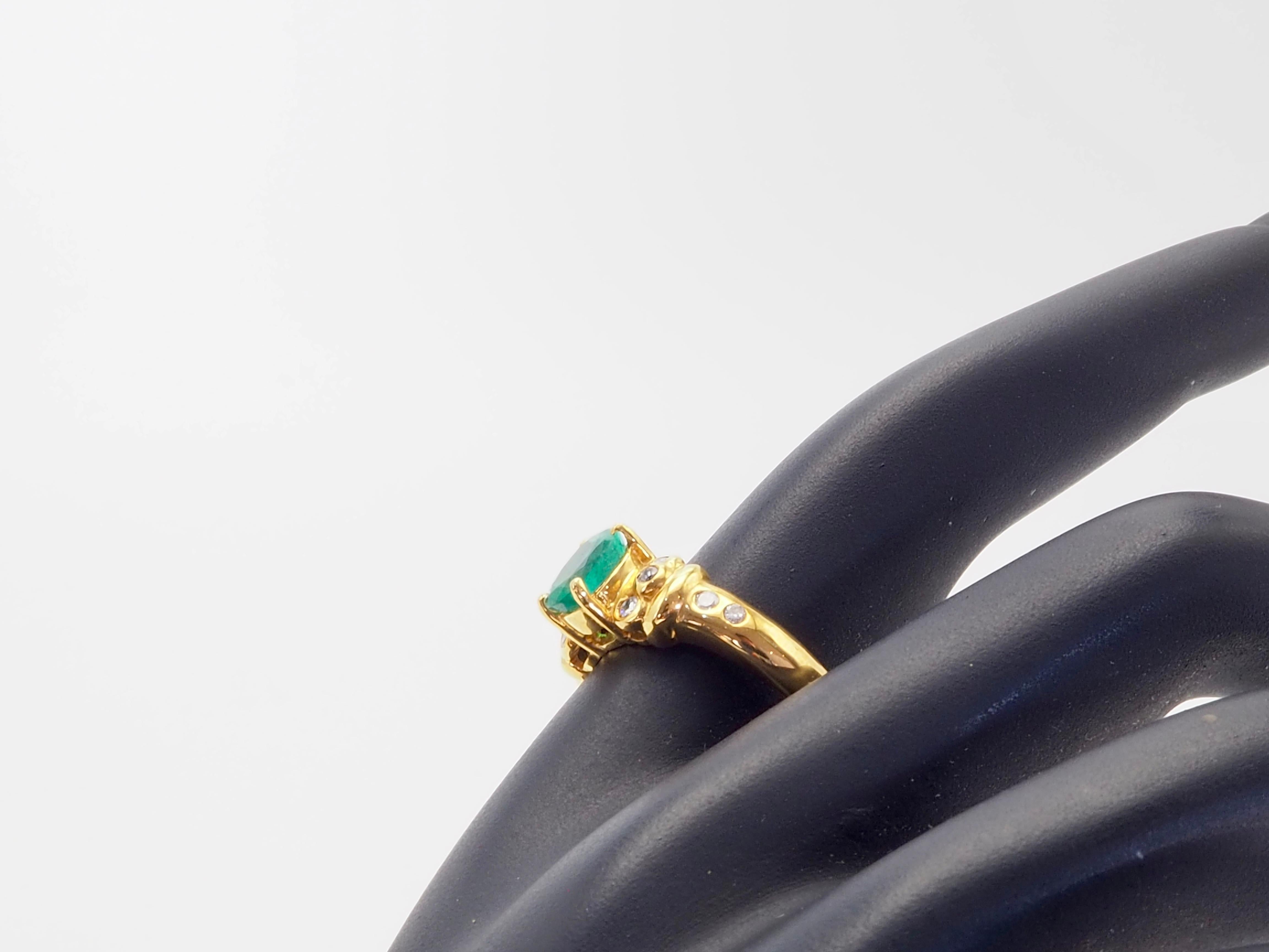 ICA 18K Gold 0.86ct F1 Emerald & 0.20ct Brilliant Diamond Fine Ring For Sale 2
