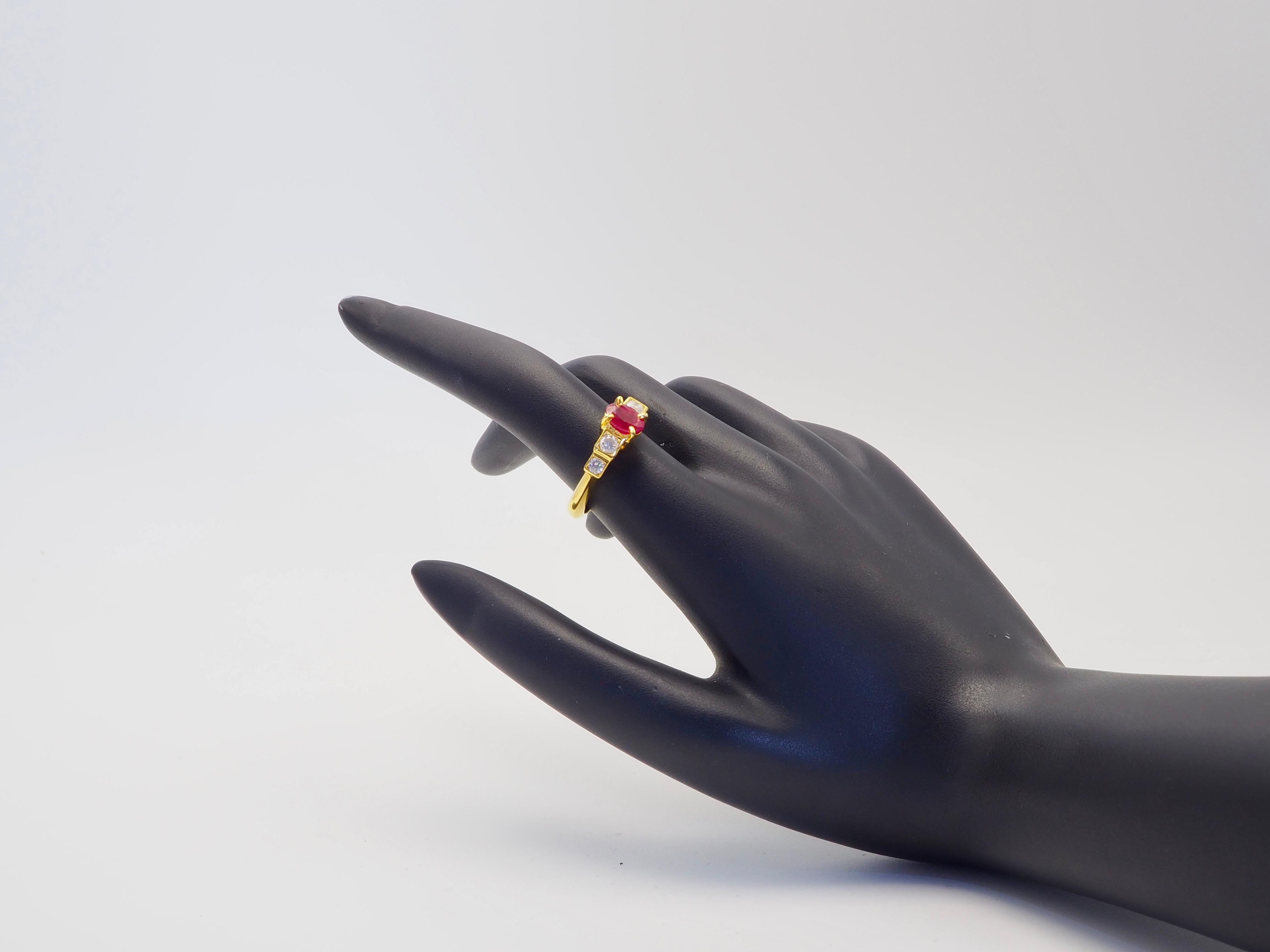 Anello ICA in oro 18K con rubino Myanmar ovale da 1,05ct e diamante Brilliante da 0,38ct in vendita 2