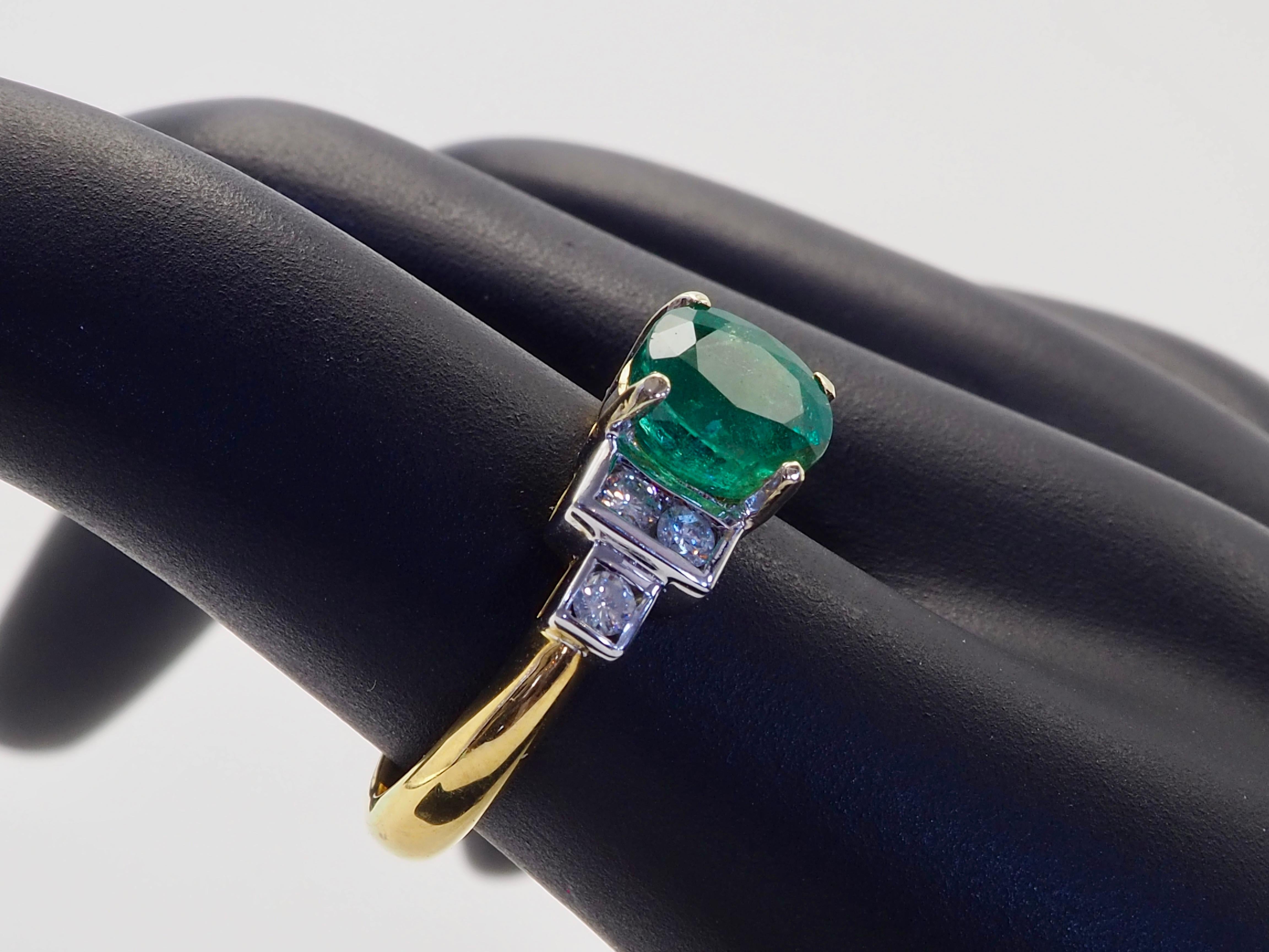 ICA 18K Gold Oval 1.62ct F1 Emerald & 0.30ct Brilliant Diamond Fine Ring For Sale 5