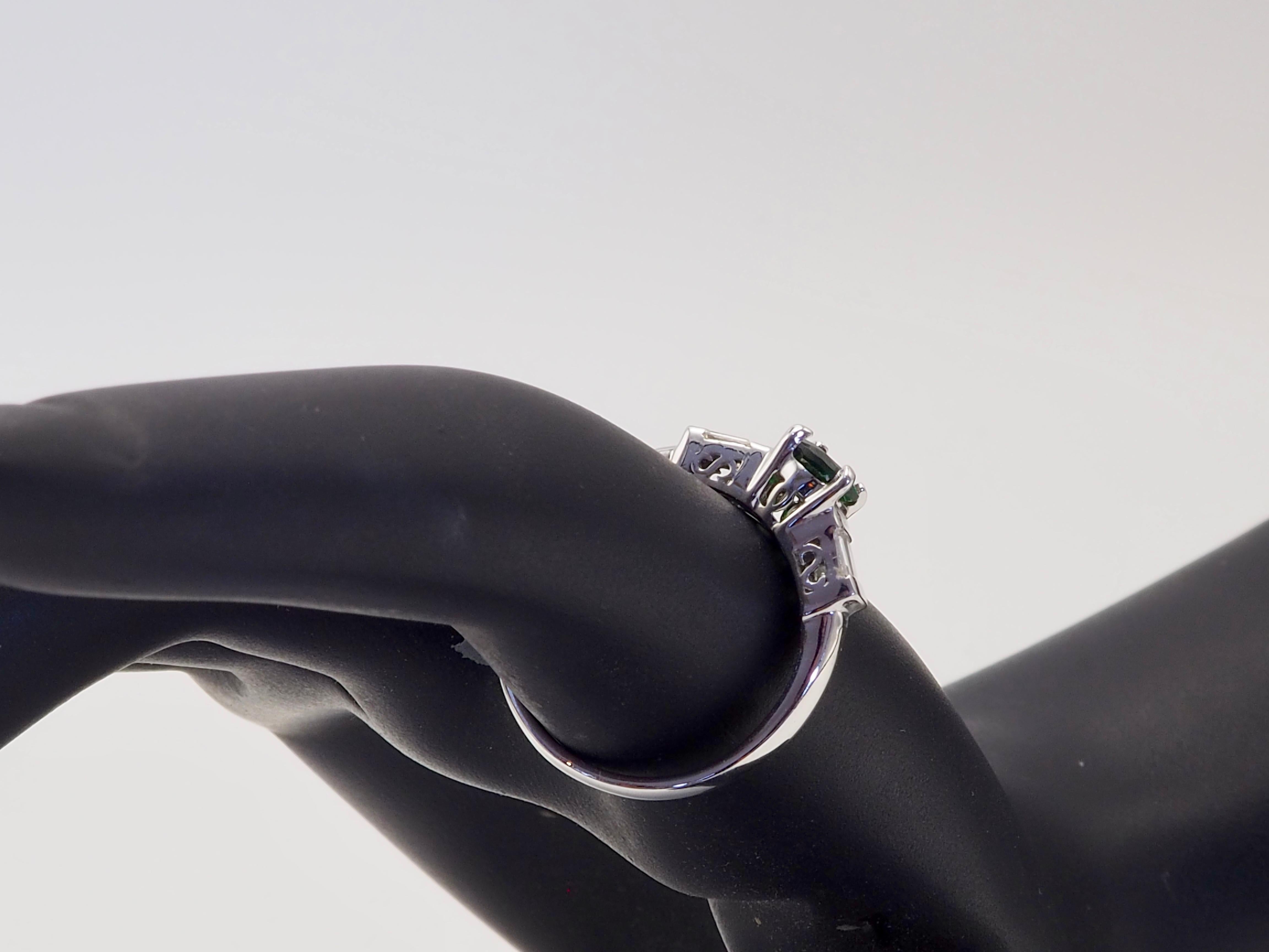 ICA 18K White Gold 0.62ct Oval Deep Vivid Green Tsavorite & 0.15ct Diamond Ring For Sale 3